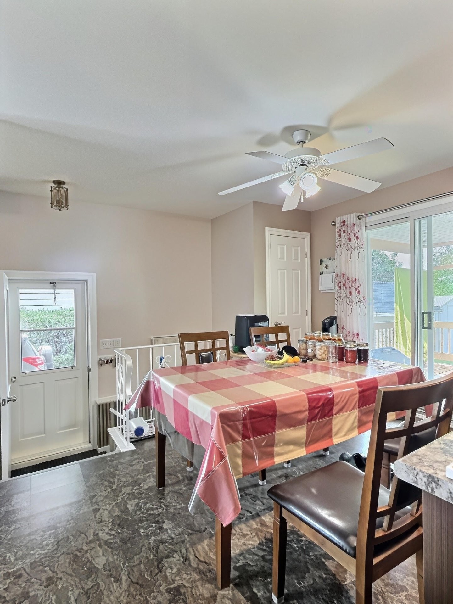 









6185


Rue Lacoursière

,
Trois-Rivières,




QC
G8Y4T6

