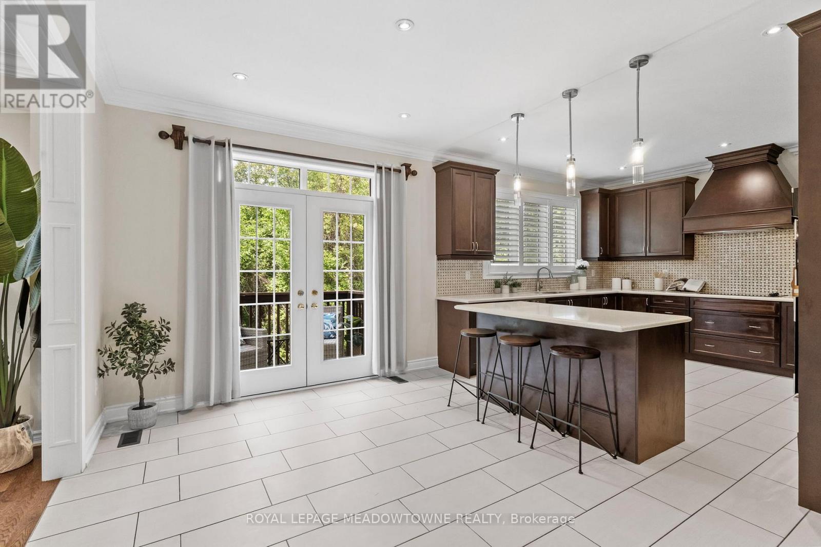 












332 MCGIBBON DRIVE

,
Milton,




Ontario
L9T5K7

