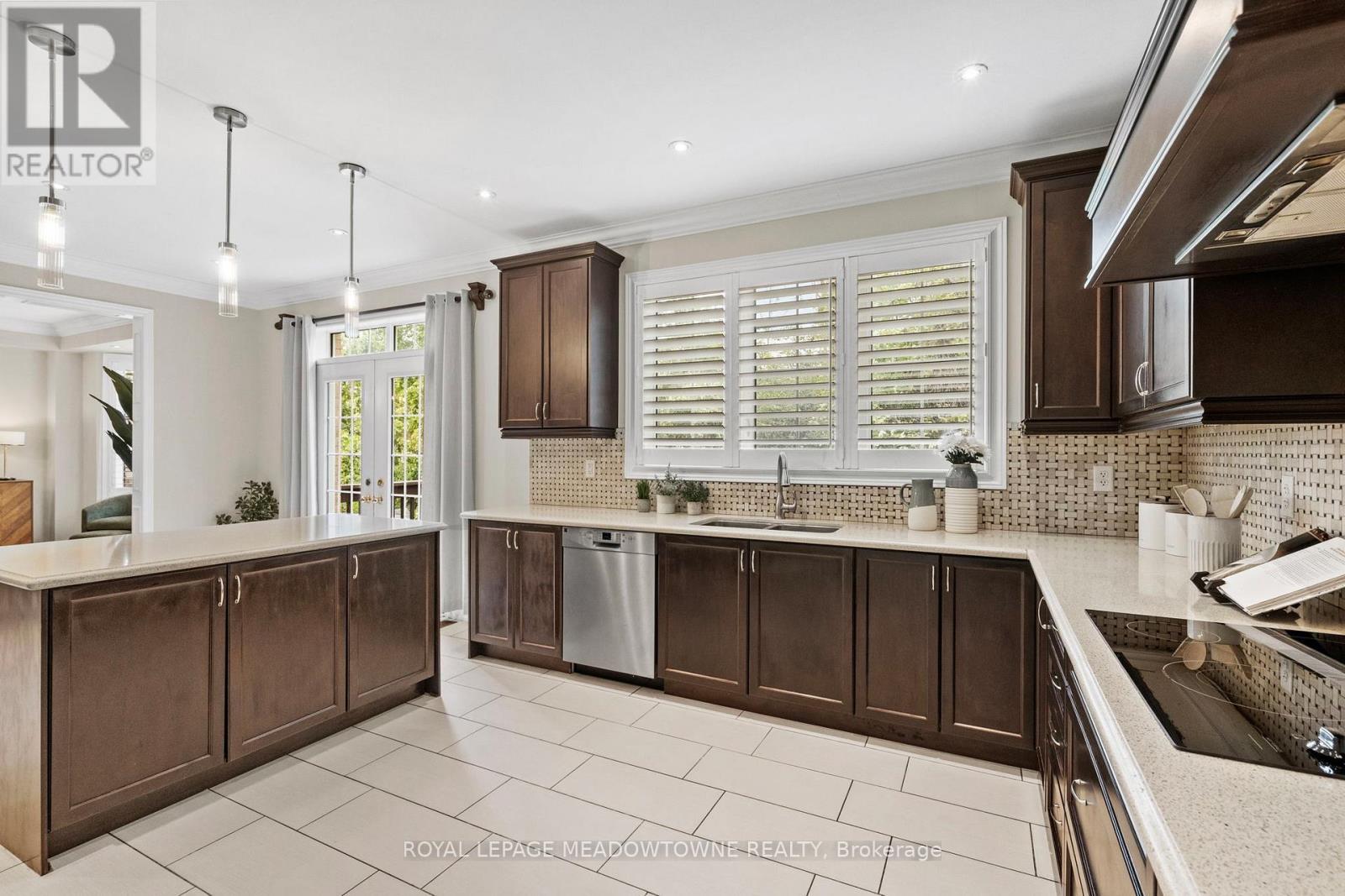 












332 MCGIBBON DRIVE

,
Milton,




Ontario
L9T5K7

