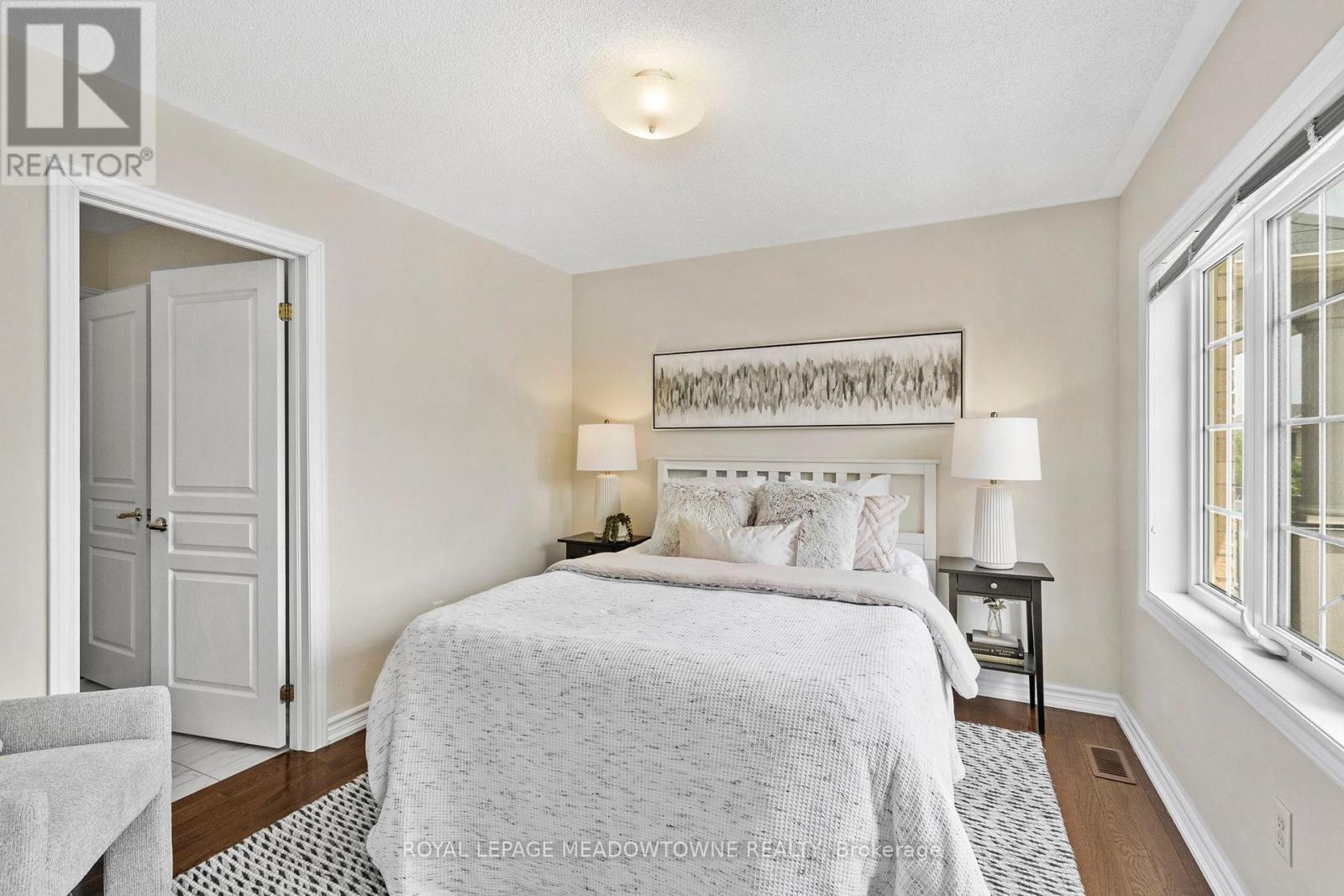 












332 MCGIBBON DRIVE

,
Milton,




Ontario
L9T5K7

