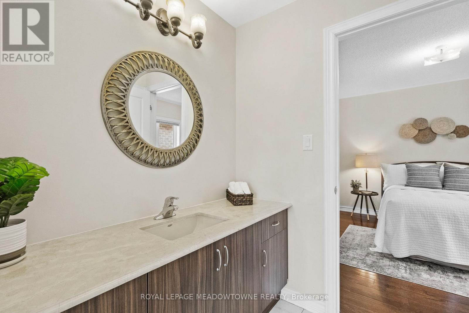 












332 MCGIBBON DRIVE

,
Milton,




Ontario
L9T5K7

