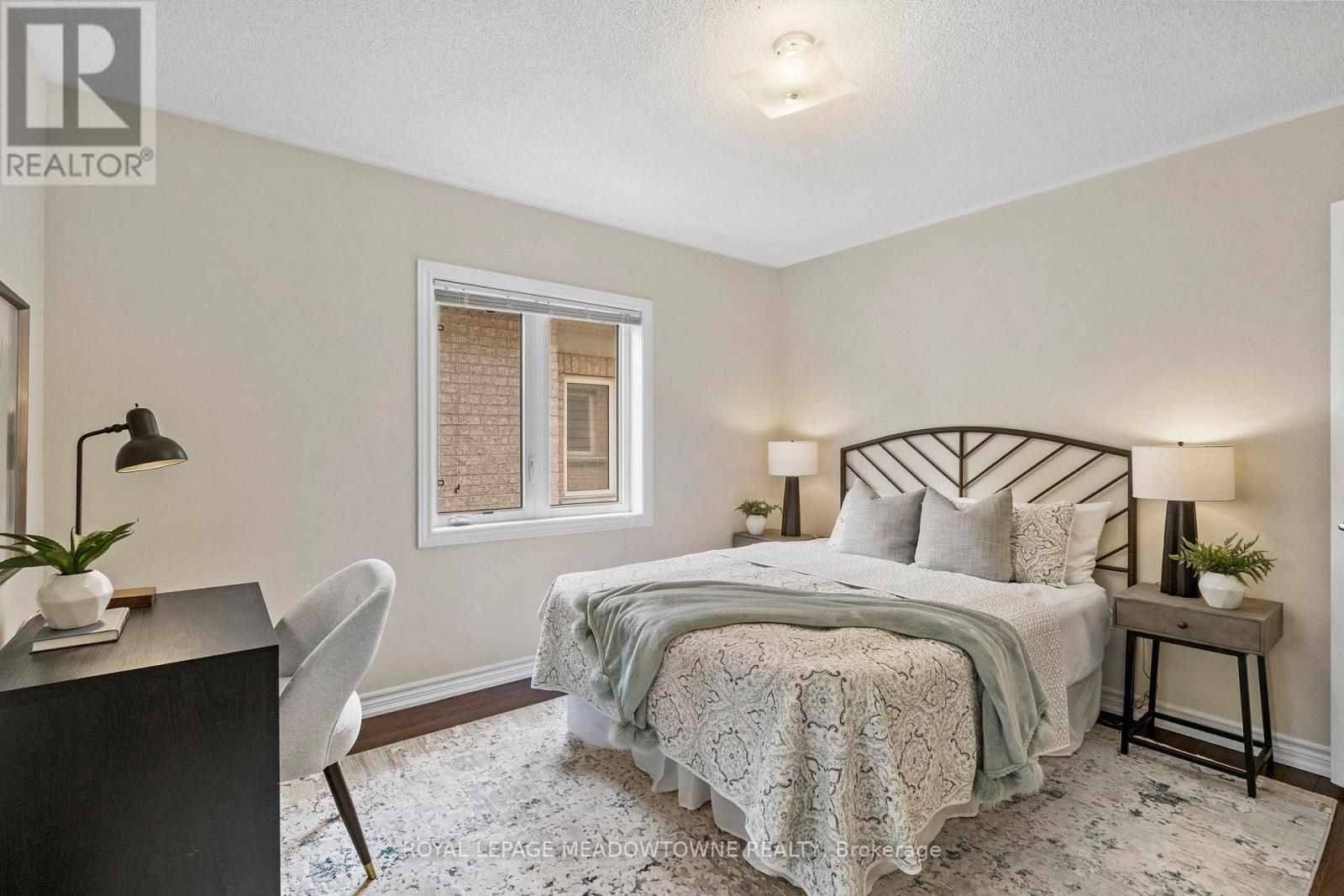 












332 MCGIBBON DRIVE

,
Milton,




Ontario
L9T5K7

