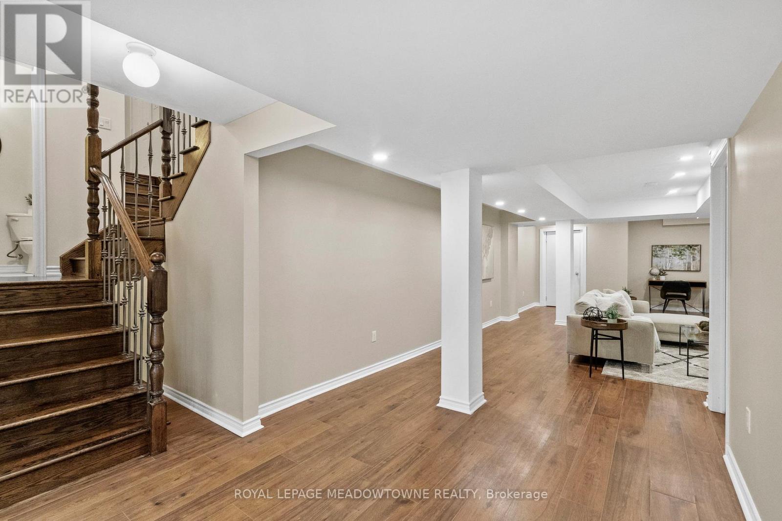 












332 MCGIBBON DRIVE

,
Milton,




Ontario
L9T5K7

