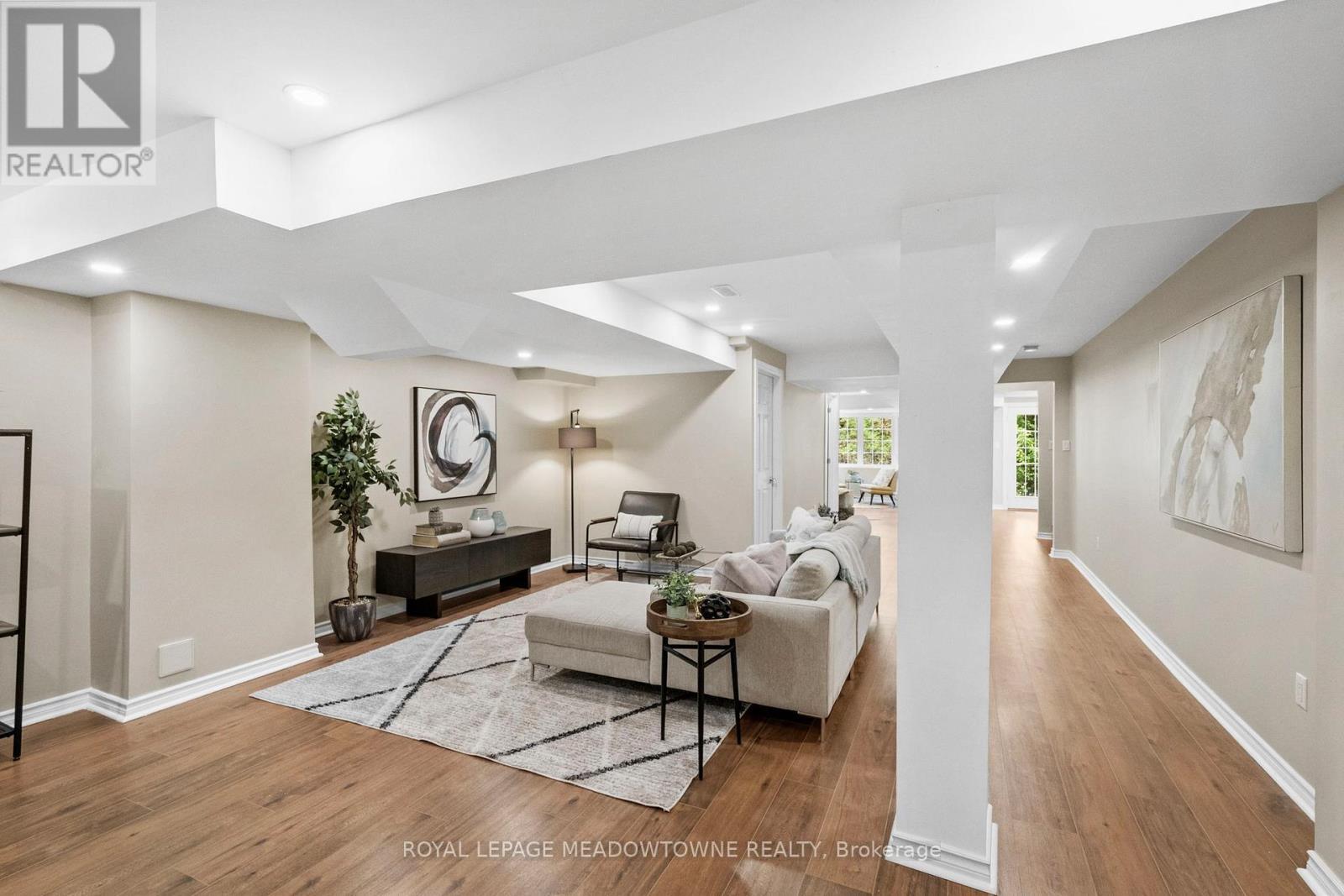 












332 MCGIBBON DRIVE

,
Milton,




Ontario
L9T5K7

