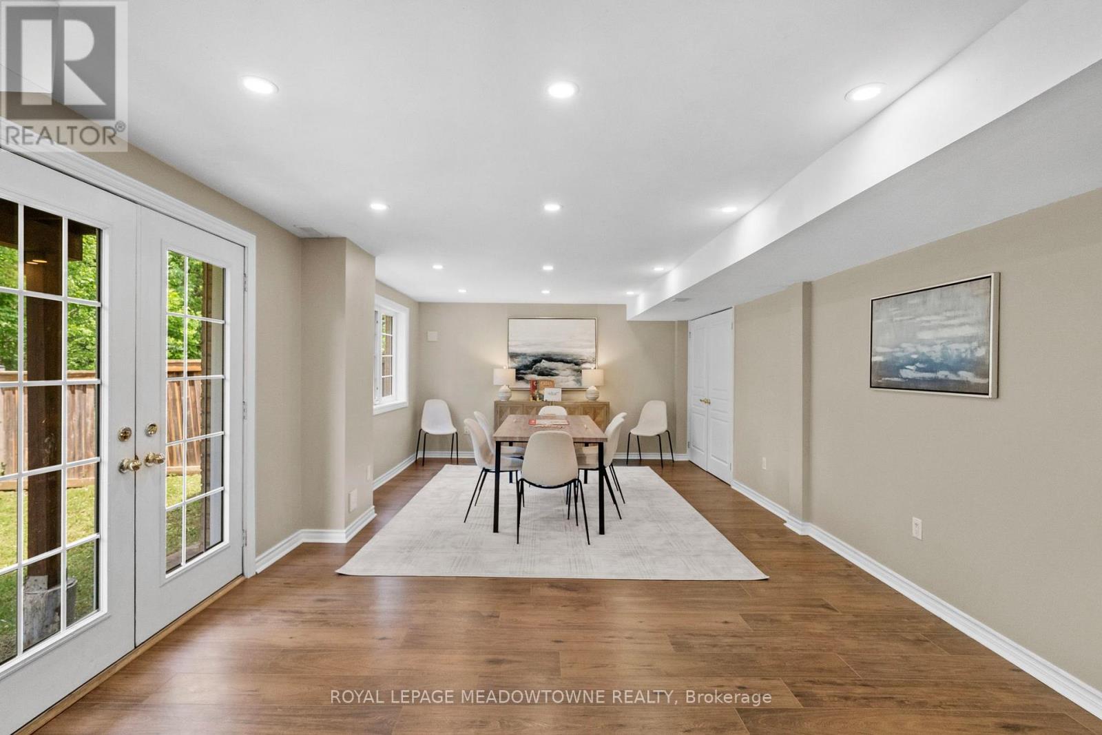 












332 MCGIBBON DRIVE

,
Milton,




Ontario
L9T5K7

