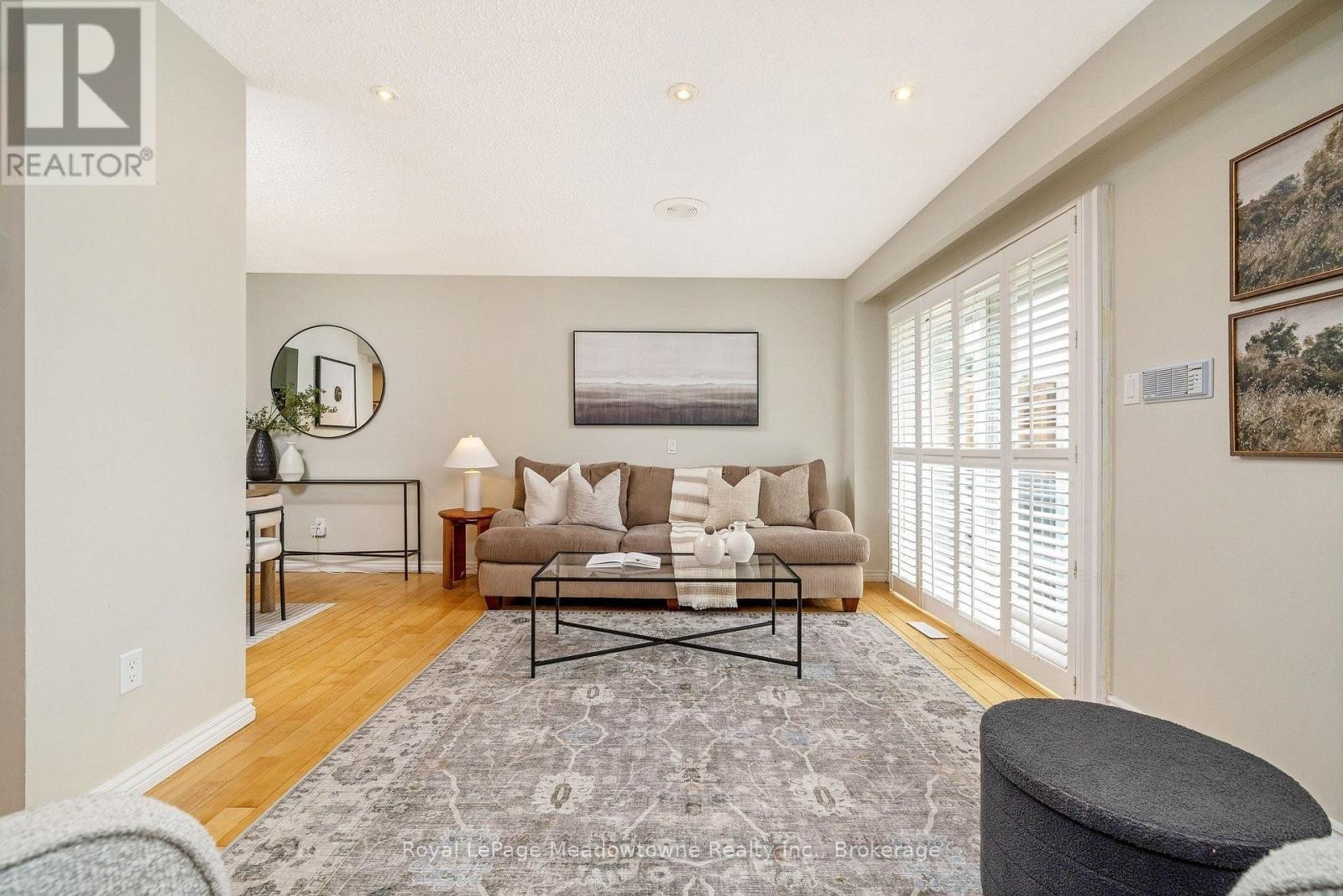 












4 - 481 PITFIELD ROAD

,
Milton (DP Dorset Park),




Ontario
L9T3J5

