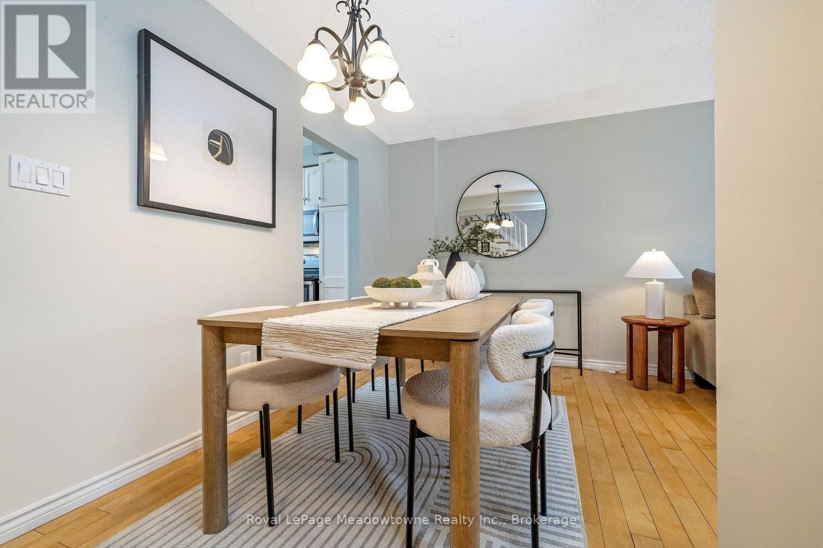 












4 - 481 PITFIELD ROAD

,
Milton (DP Dorset Park),




Ontario
L9T3J5

