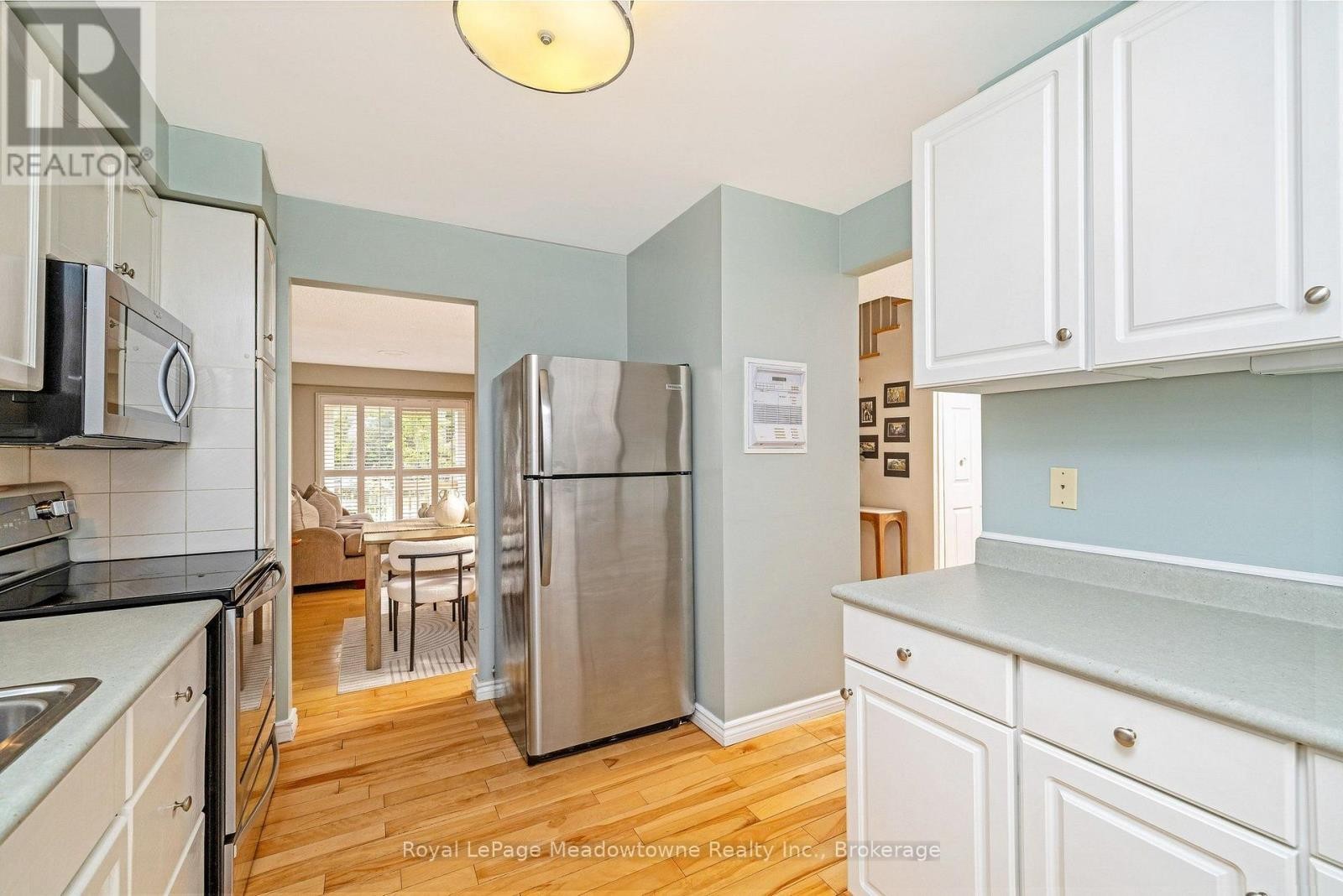 












4 - 481 PITFIELD ROAD

,
Milton (DP Dorset Park),




Ontario
L9T3J5

