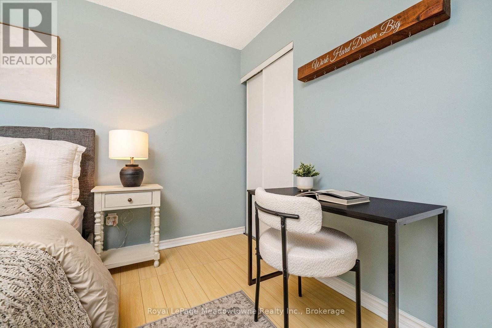 












4 - 481 PITFIELD ROAD

,
Milton (DP Dorset Park),




Ontario
L9T3J5

