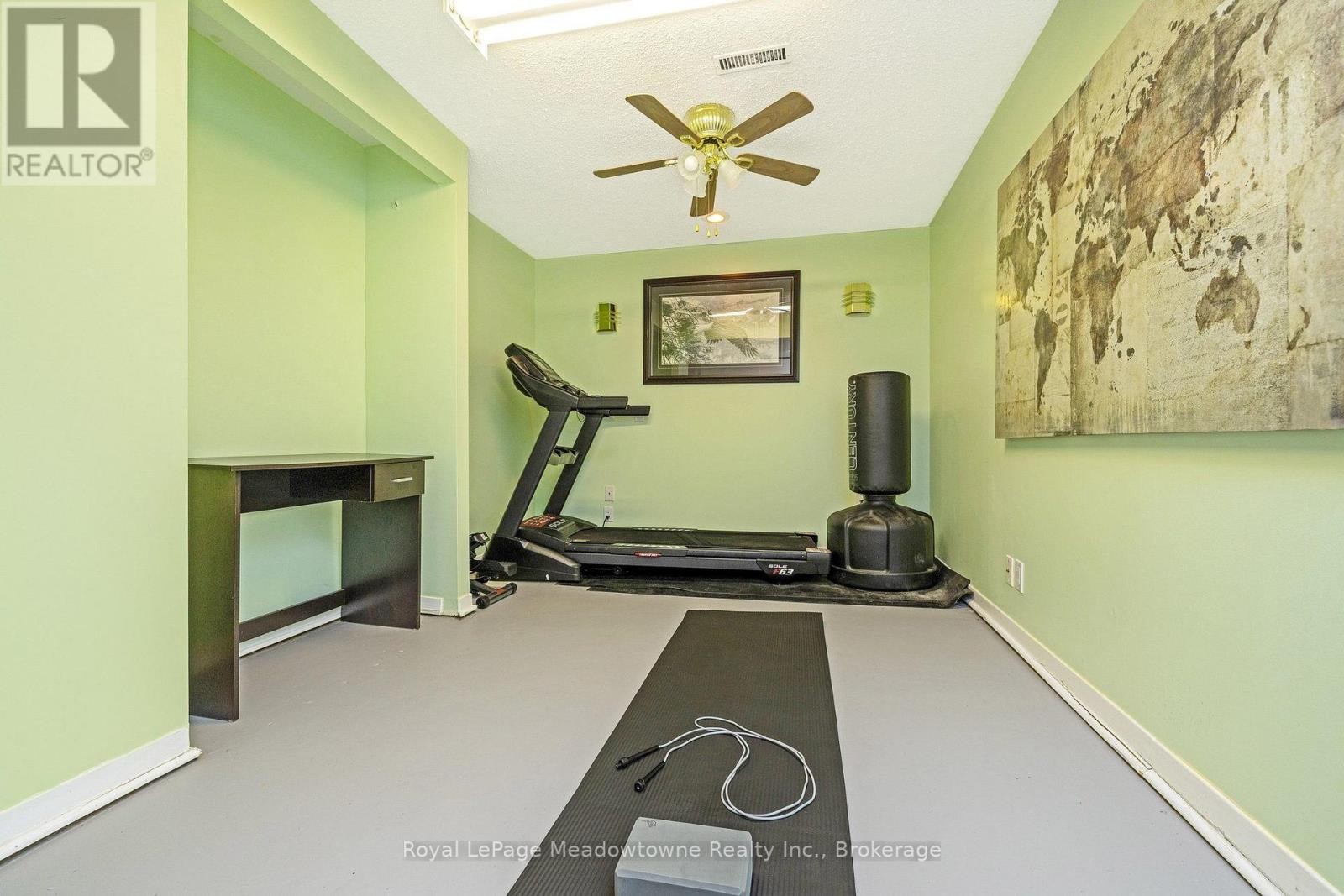 












4 - 481 PITFIELD ROAD

,
Milton (DP Dorset Park),




Ontario
L9T3J5

