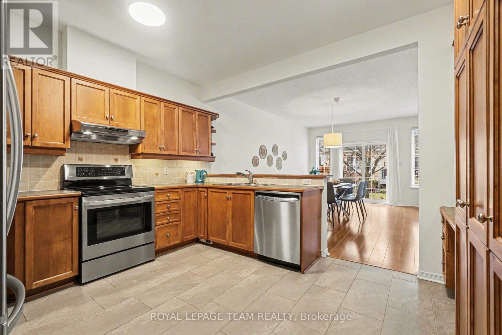 












25 SAWCHUK TERRACE

,
Ottawa,




Ontario
K2K3H1

