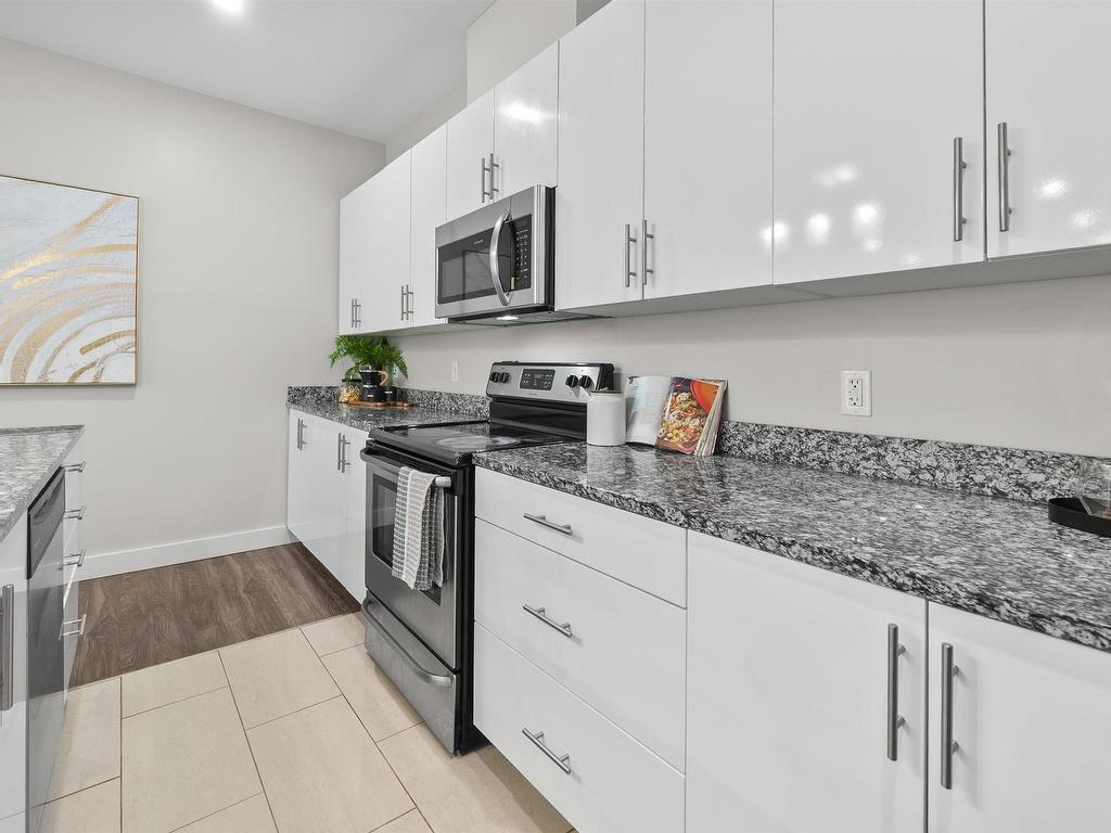 












105 119 Walker Avenue

,
Lower Sackville,




NS
B4C 0A8

