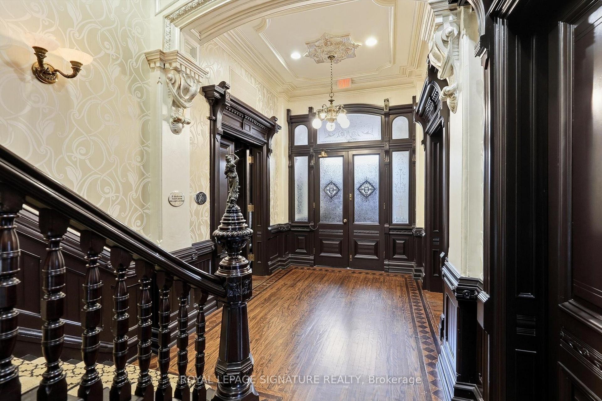 









28


Linden

Street, PH7,
Toronto,




ON
M4Y 0A4

