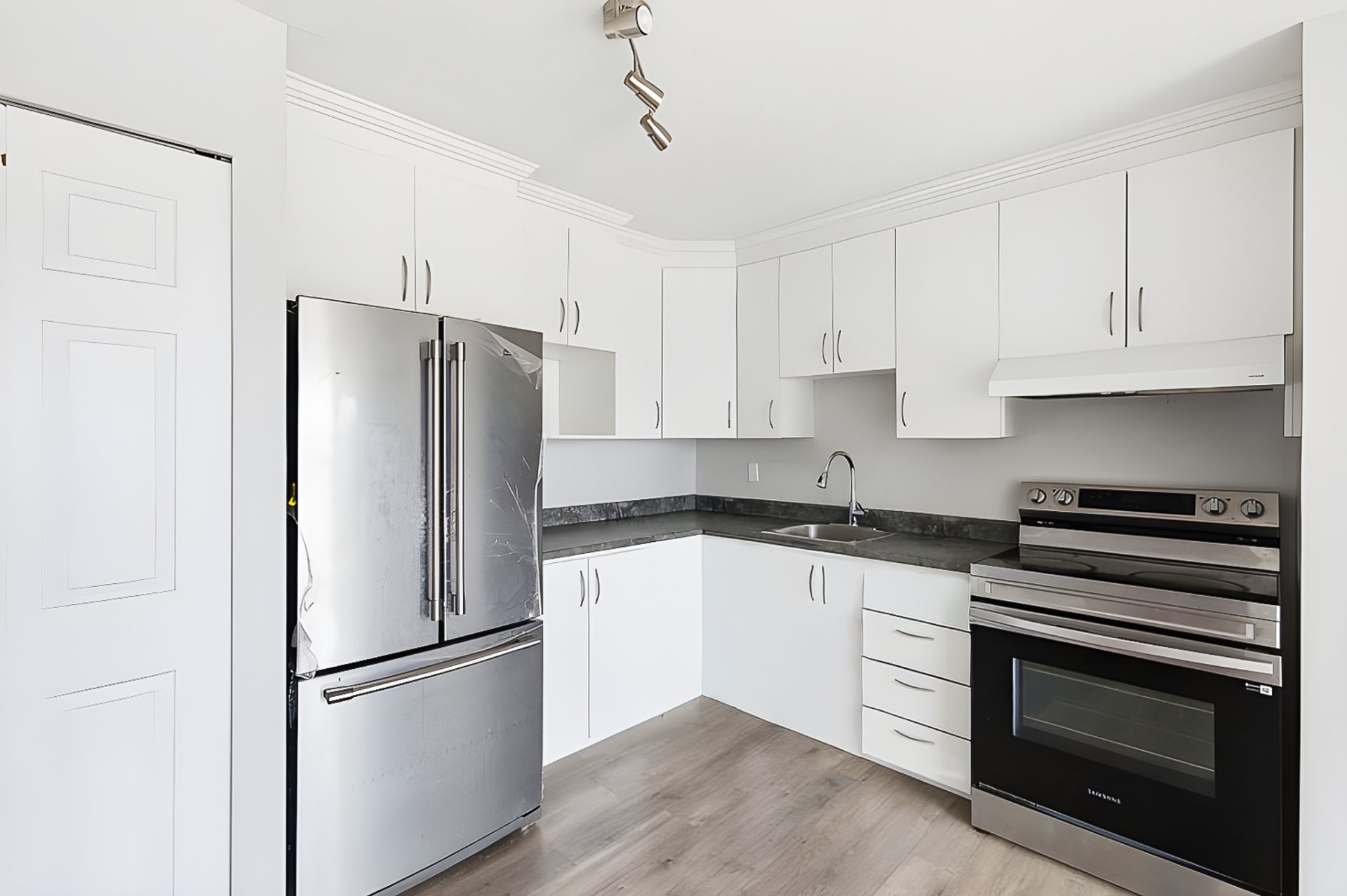









90


Rue Front

, 402,
Gatineau (Aylmer),




QC
J9H6E9

