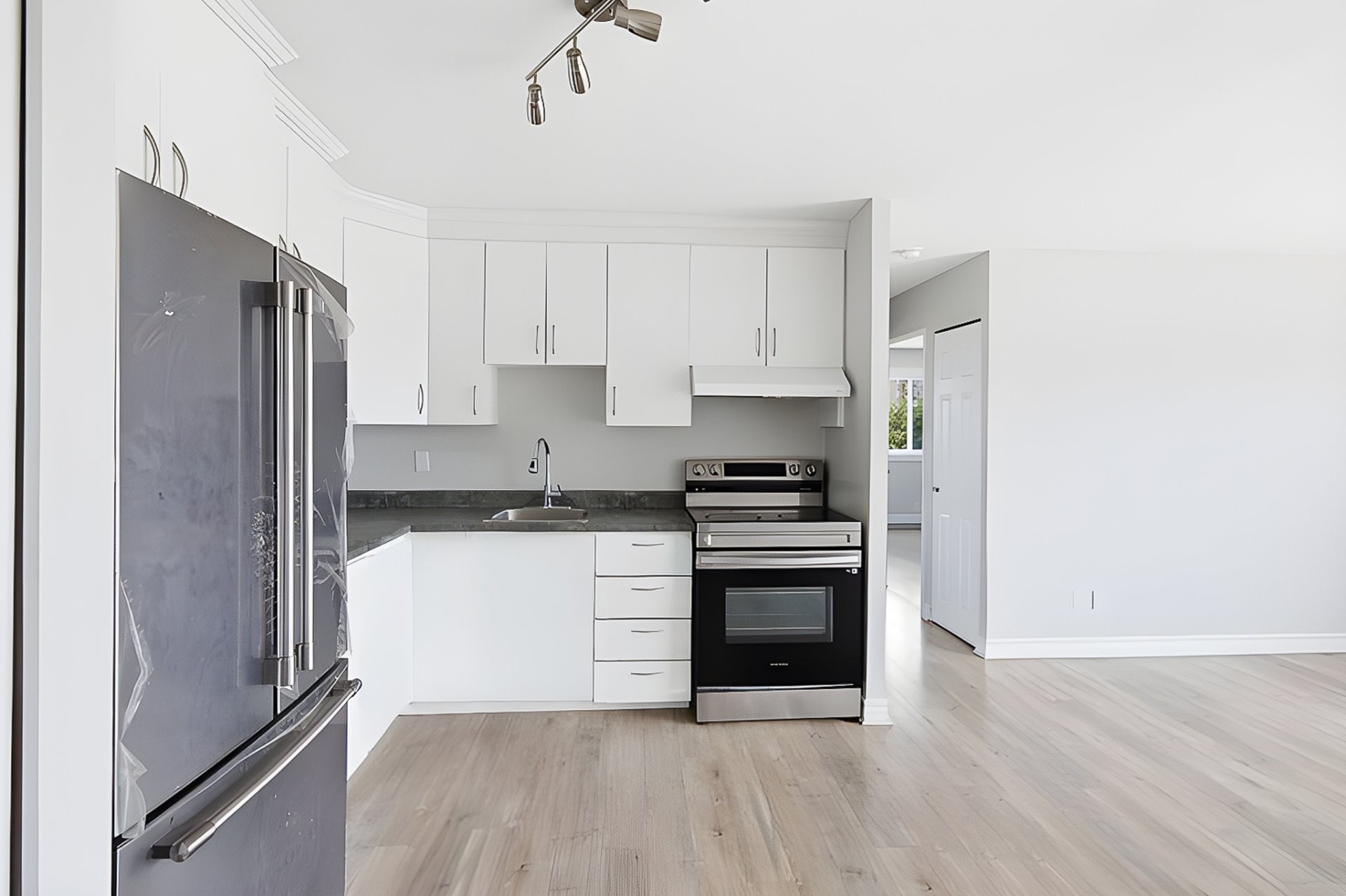 









90


Rue Front

, 402,
Gatineau (Aylmer),




QC
J9H6E9

