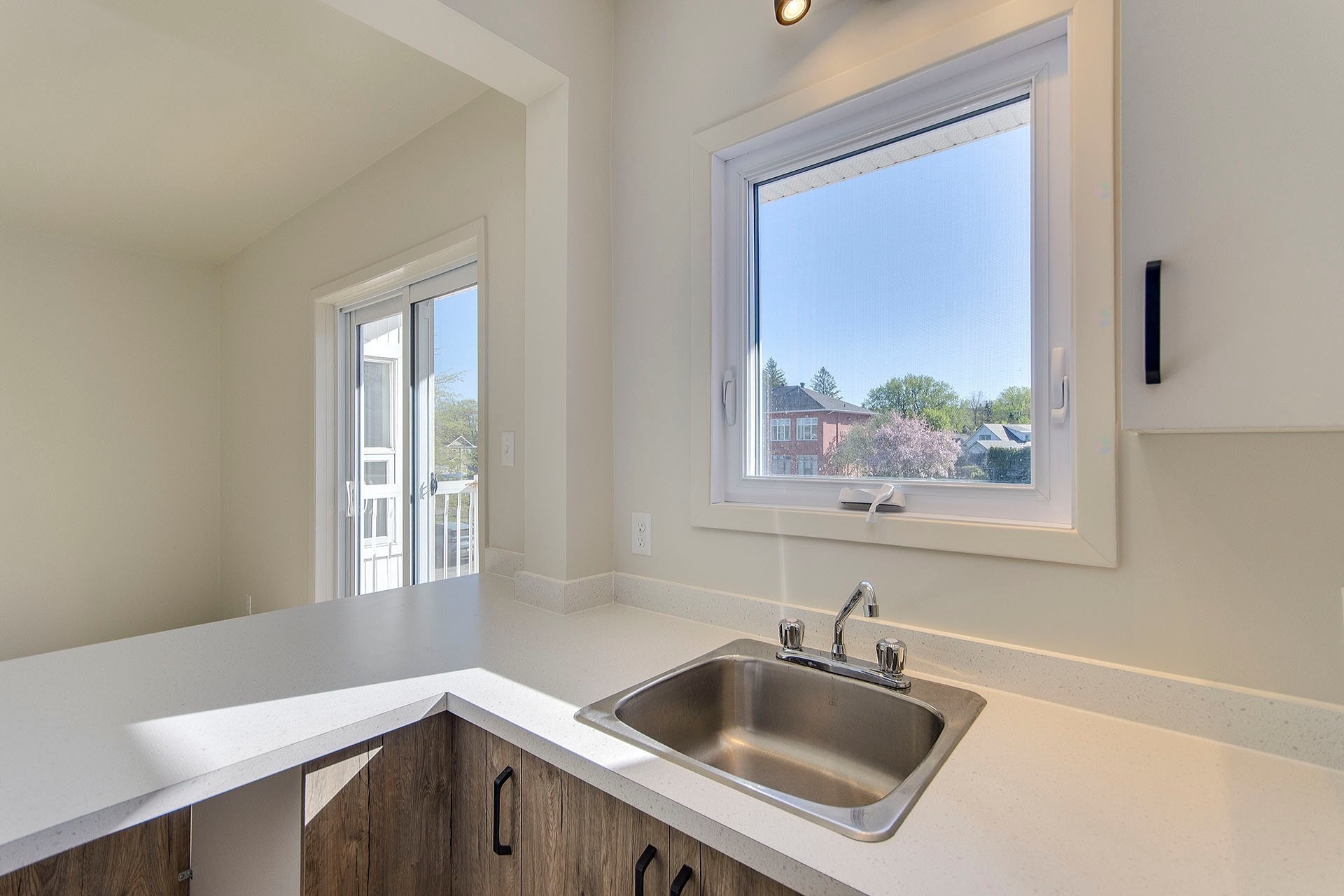 









22Z


Rue Principale N.

,
Sutton,




QC
J0E2K0

