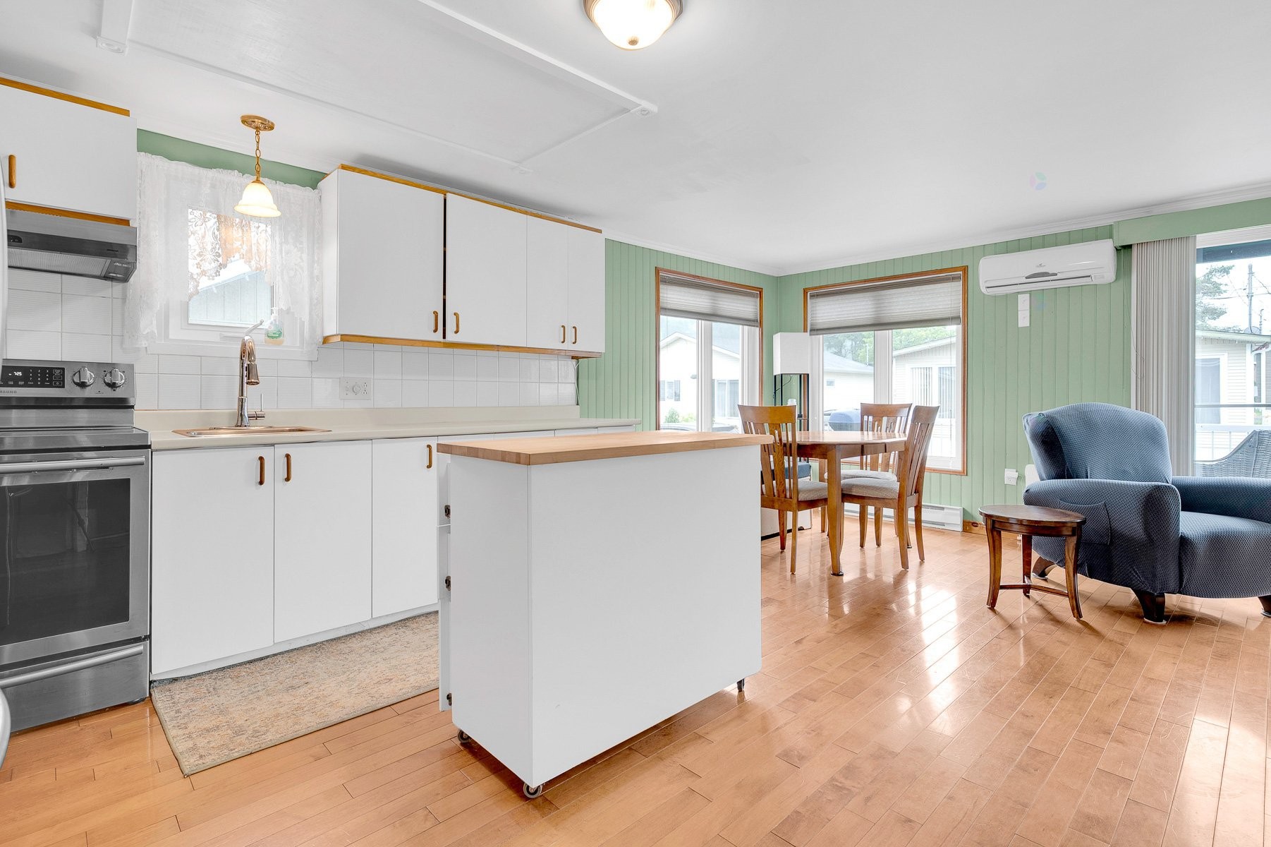 









308


Ch. des Habitations-des-Monts

,
Saint-Sauveur,




QC
J0R1R3

