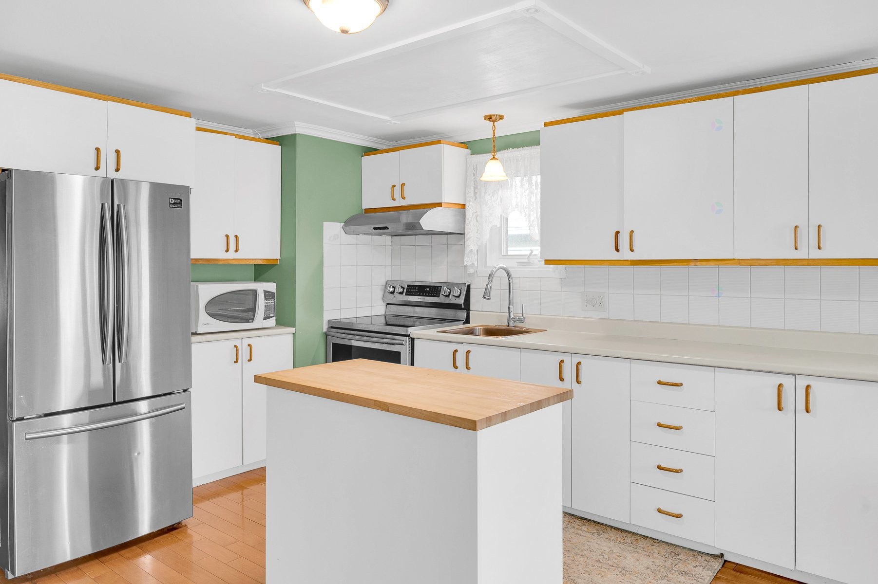 









308


Ch. des Habitations-des-Monts

,
Saint-Sauveur,




QC
J0R1R3

