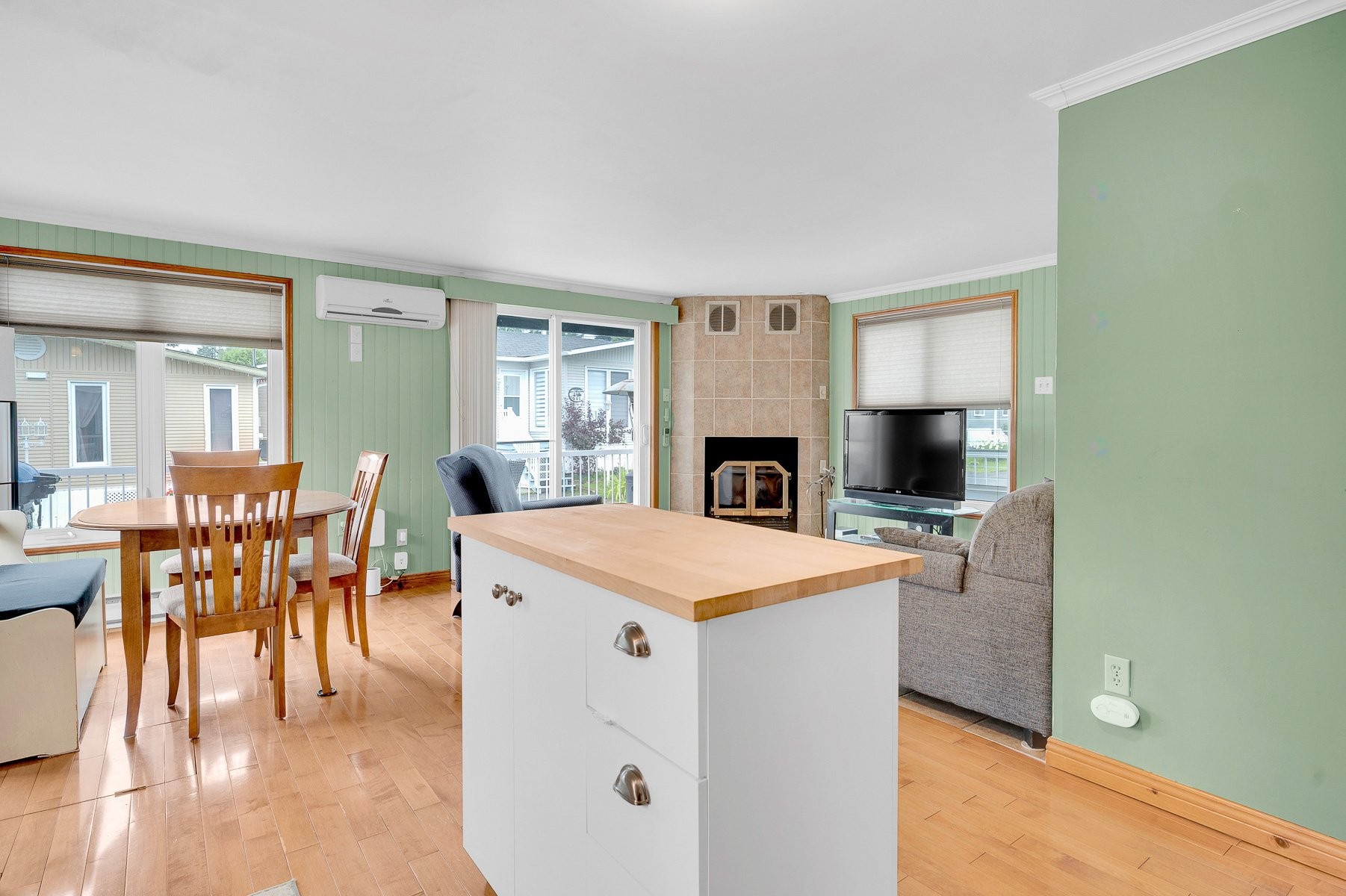 









308


Ch. des Habitations-des-Monts

,
Saint-Sauveur,




QC
J0R1R3

