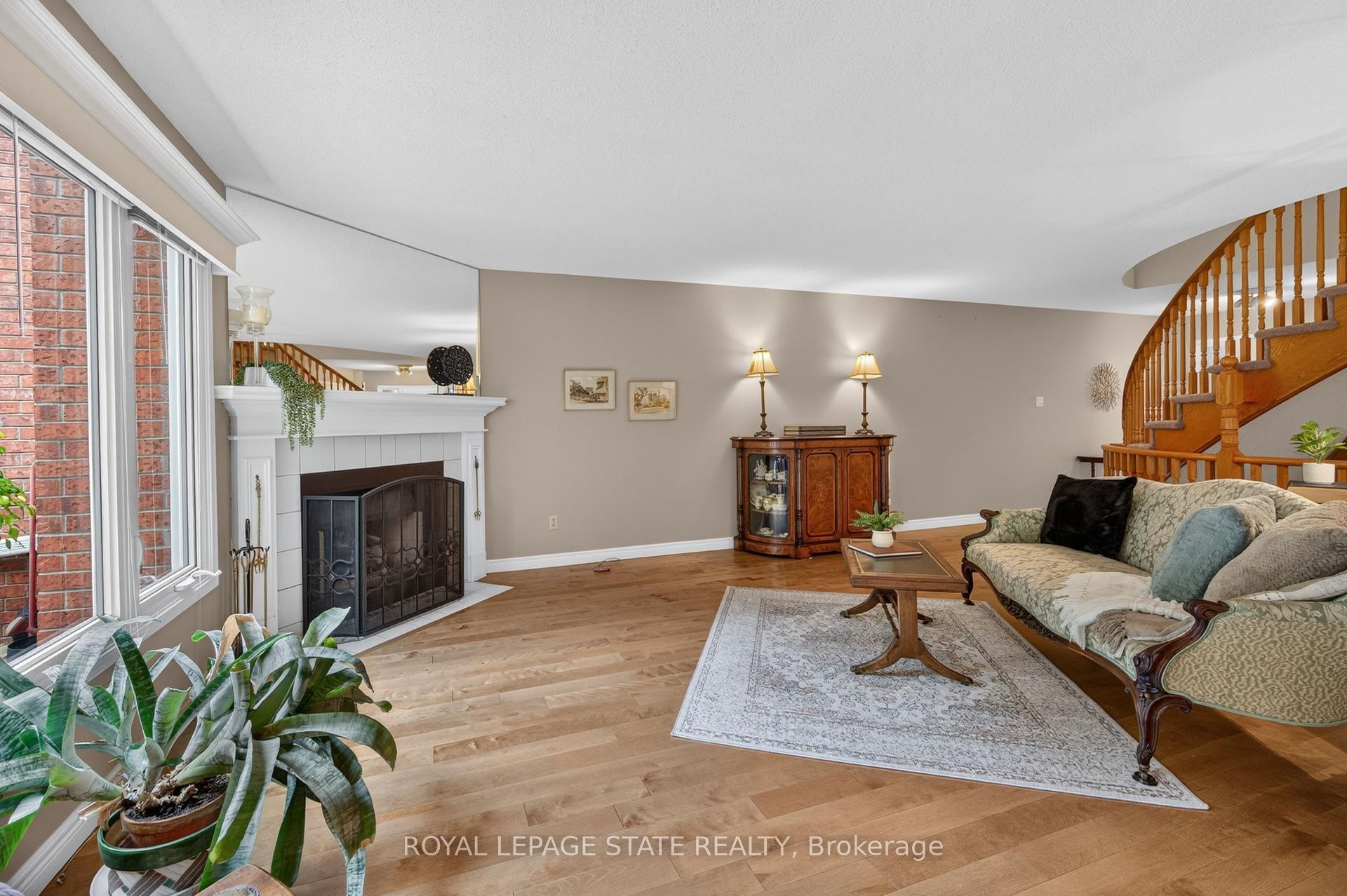 









151


Mcniven

Road, 11,
Hamilton,




ON
L9G 4S7

