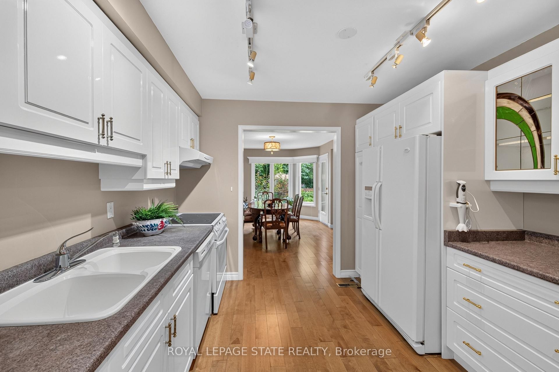 









151


Mcniven

Road, 11,
Hamilton,




ON
L9G 4S7


