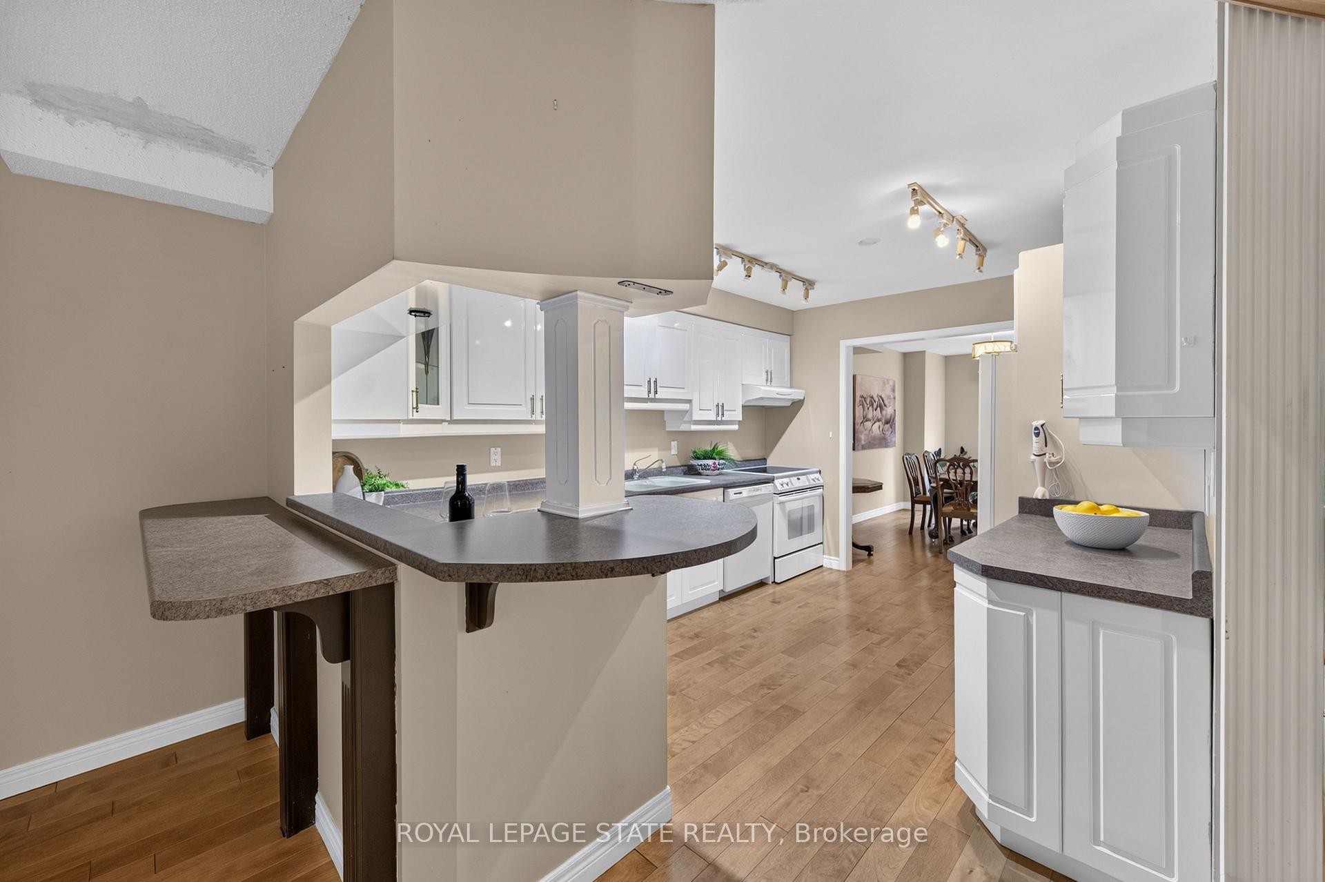 









151


Mcniven

Road, 11,
Hamilton,




ON
L9G 4S7

