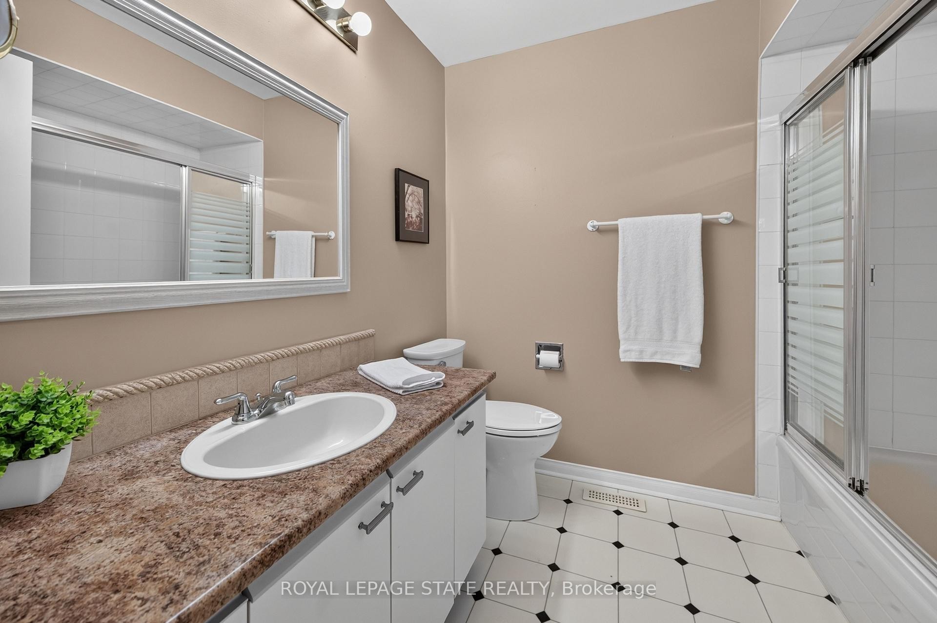 









151


Mcniven

Road, 11,
Hamilton,




ON
L9G 4S7

