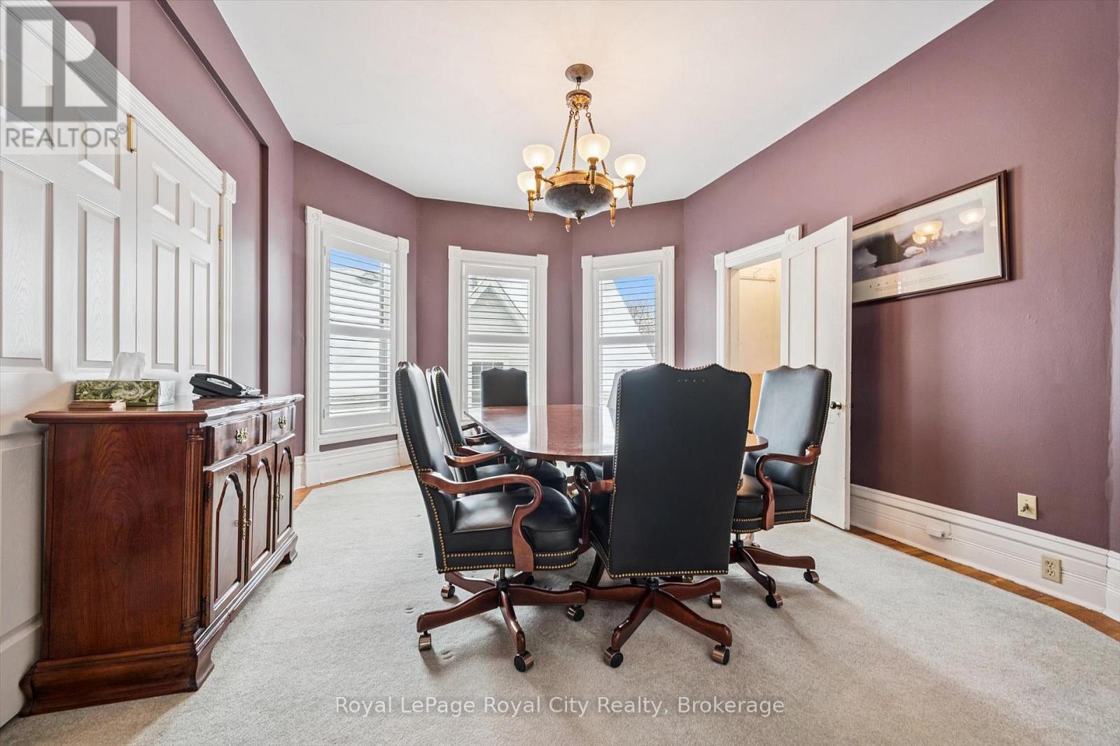 












143 NORFOLK STREET

,
Guelph (Downtown),




Ontario
N1H4J7

