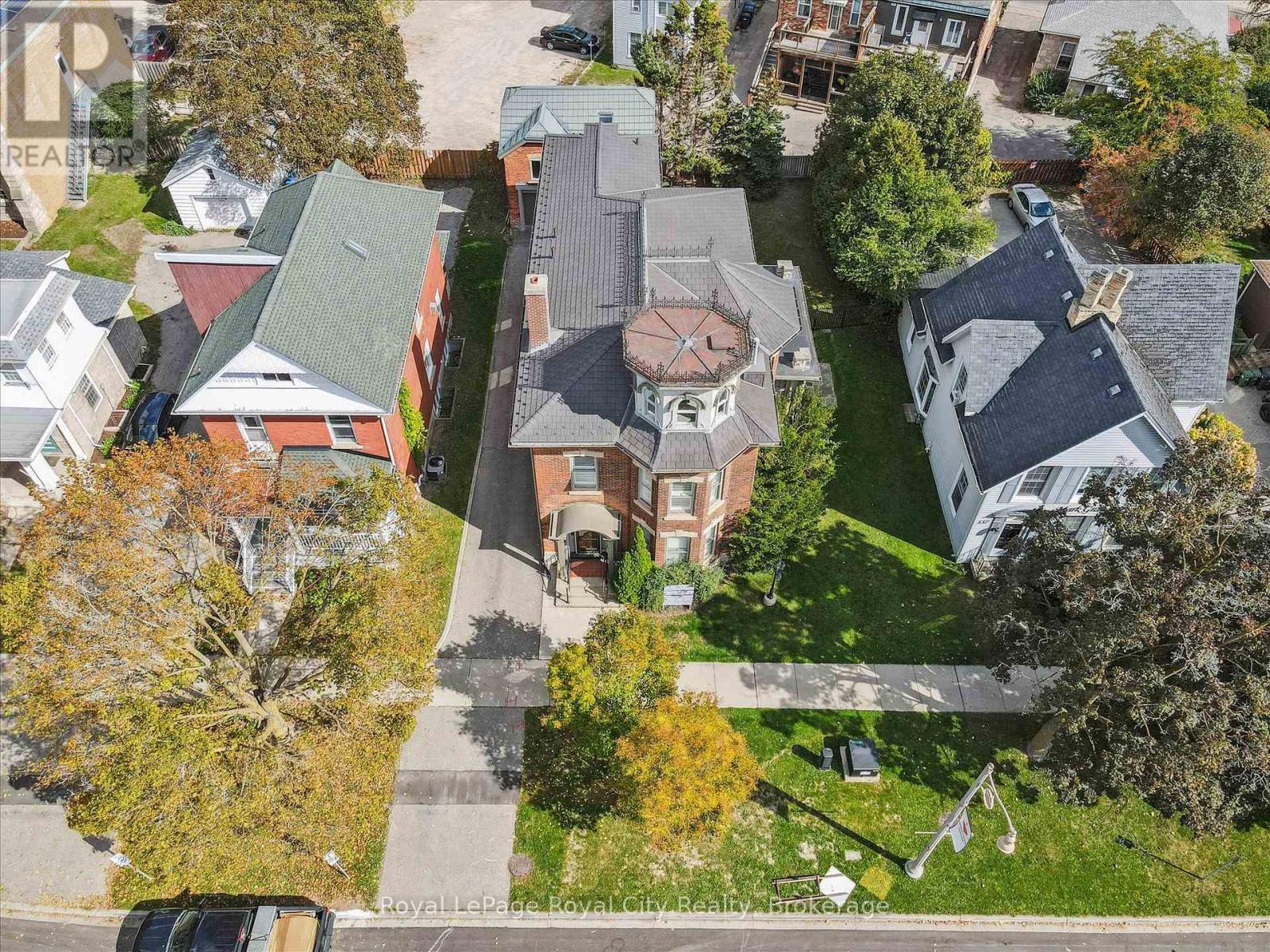 












143 NORFOLK STREET

,
Guelph (Downtown),




Ontario
N1H4J7

