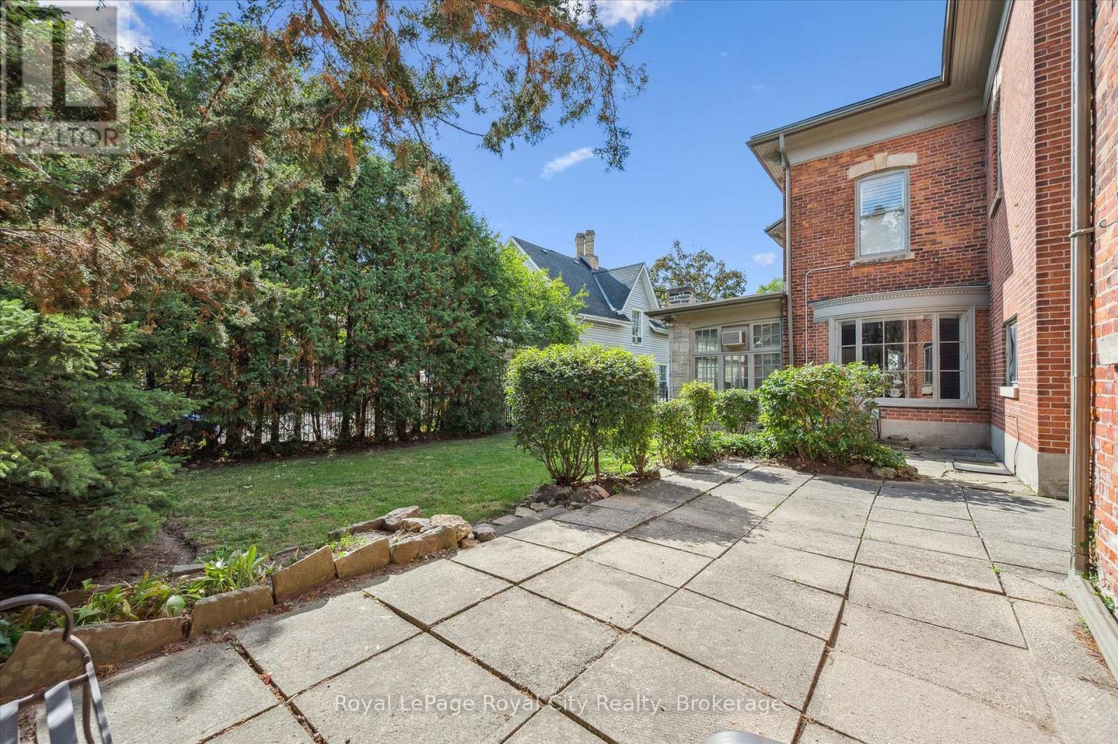 












143 NORFOLK STREET

,
Guelph (Downtown),




Ontario
N1H4J7

