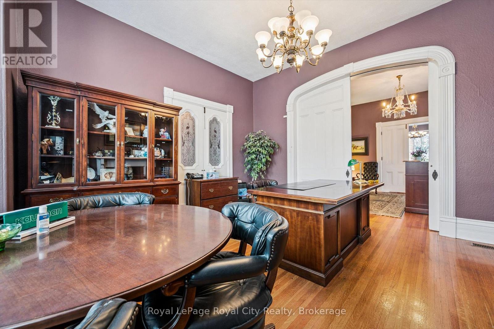 












143 NORFOLK STREET

,
Guelph (Downtown),




Ontario
N1H4J7

