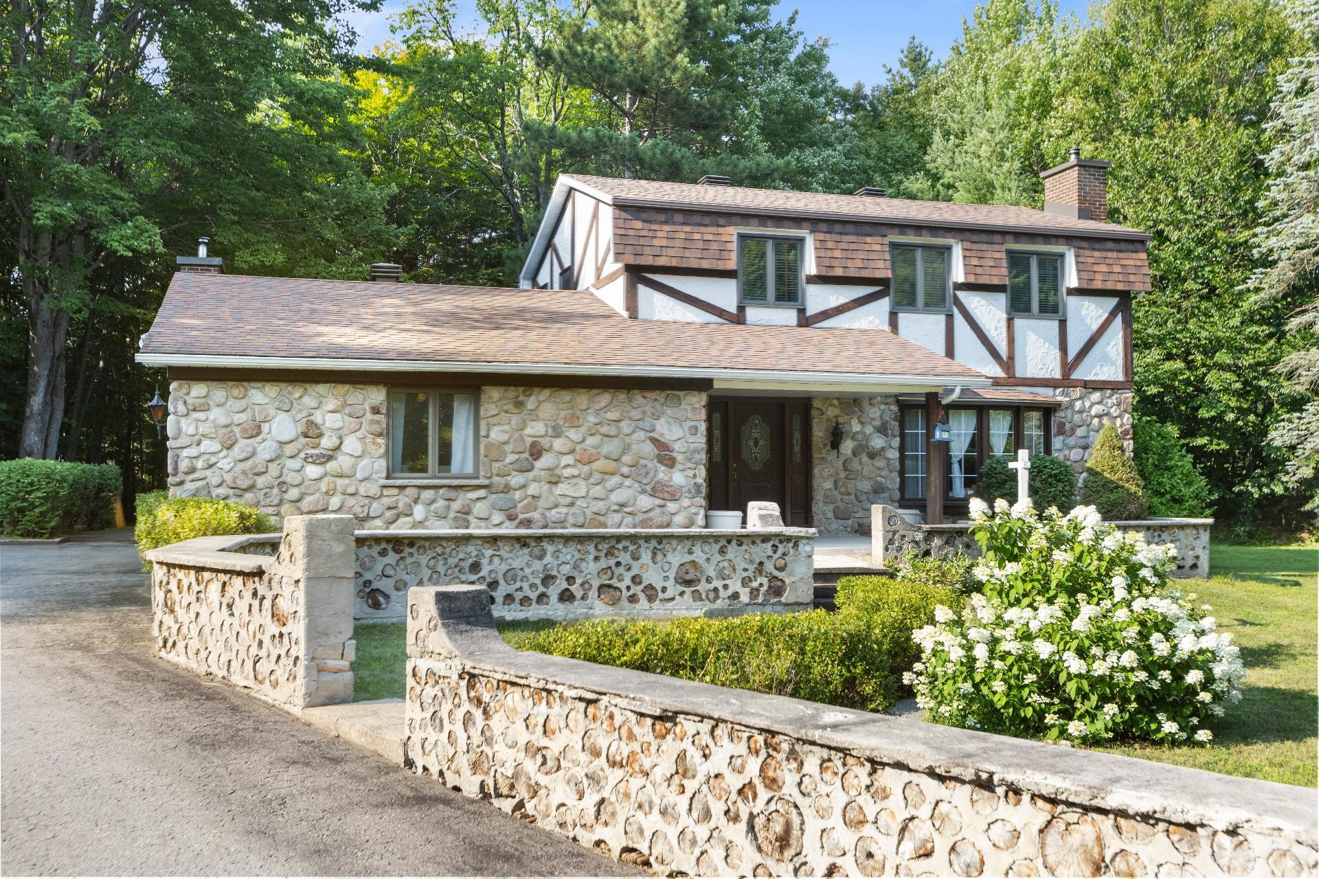 









2444


Place Surrey

,
Saint-Lazare,




QC
J7T2B1

