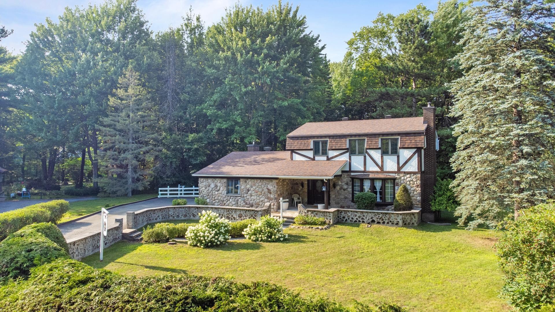









2444


Place Surrey

,
Saint-Lazare,




QC
J7T2B1


