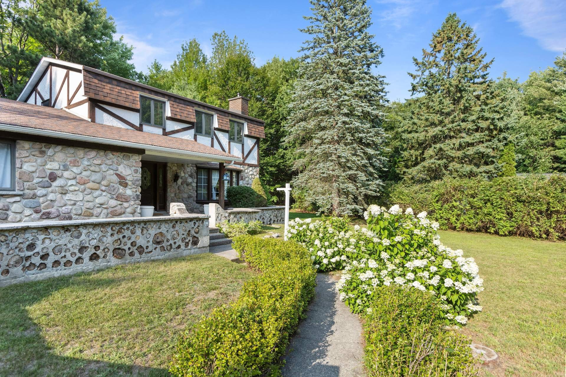 









2444


Place Surrey

,
Saint-Lazare,




QC
J7T2B1

