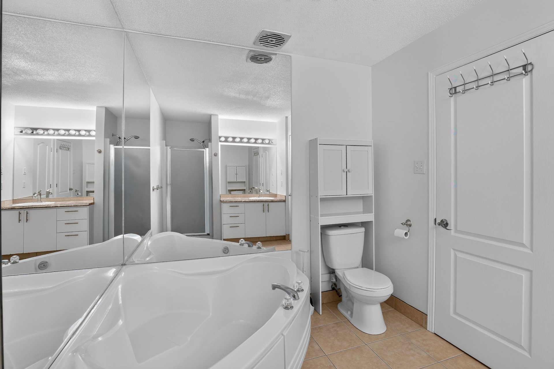 









101


Rue du Château

, 405,
Gatineau (Hull),




QC
J9A3E1

