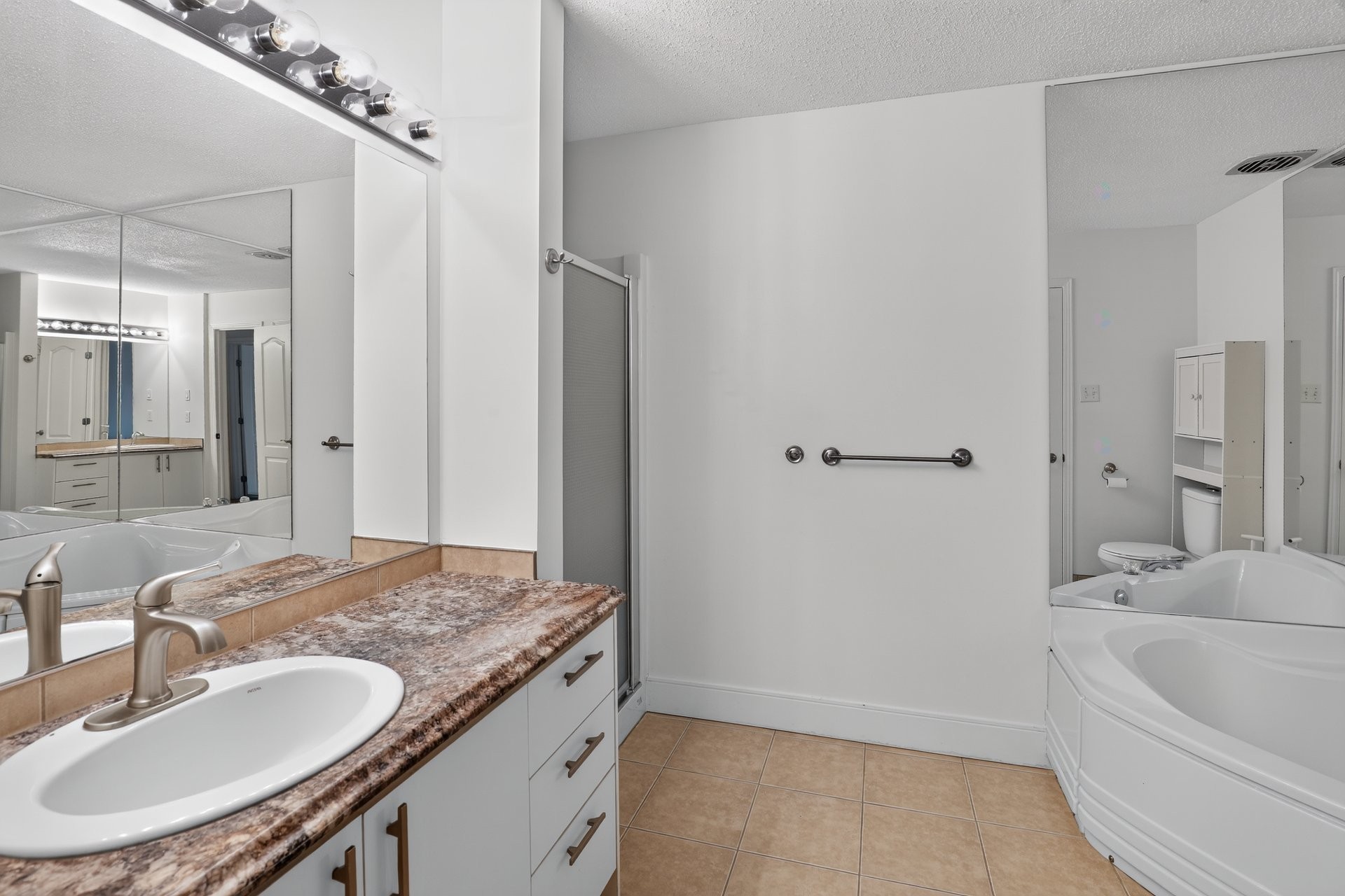 









101


Rue du Château

, 405,
Gatineau (Hull),




QC
J9A3E1

