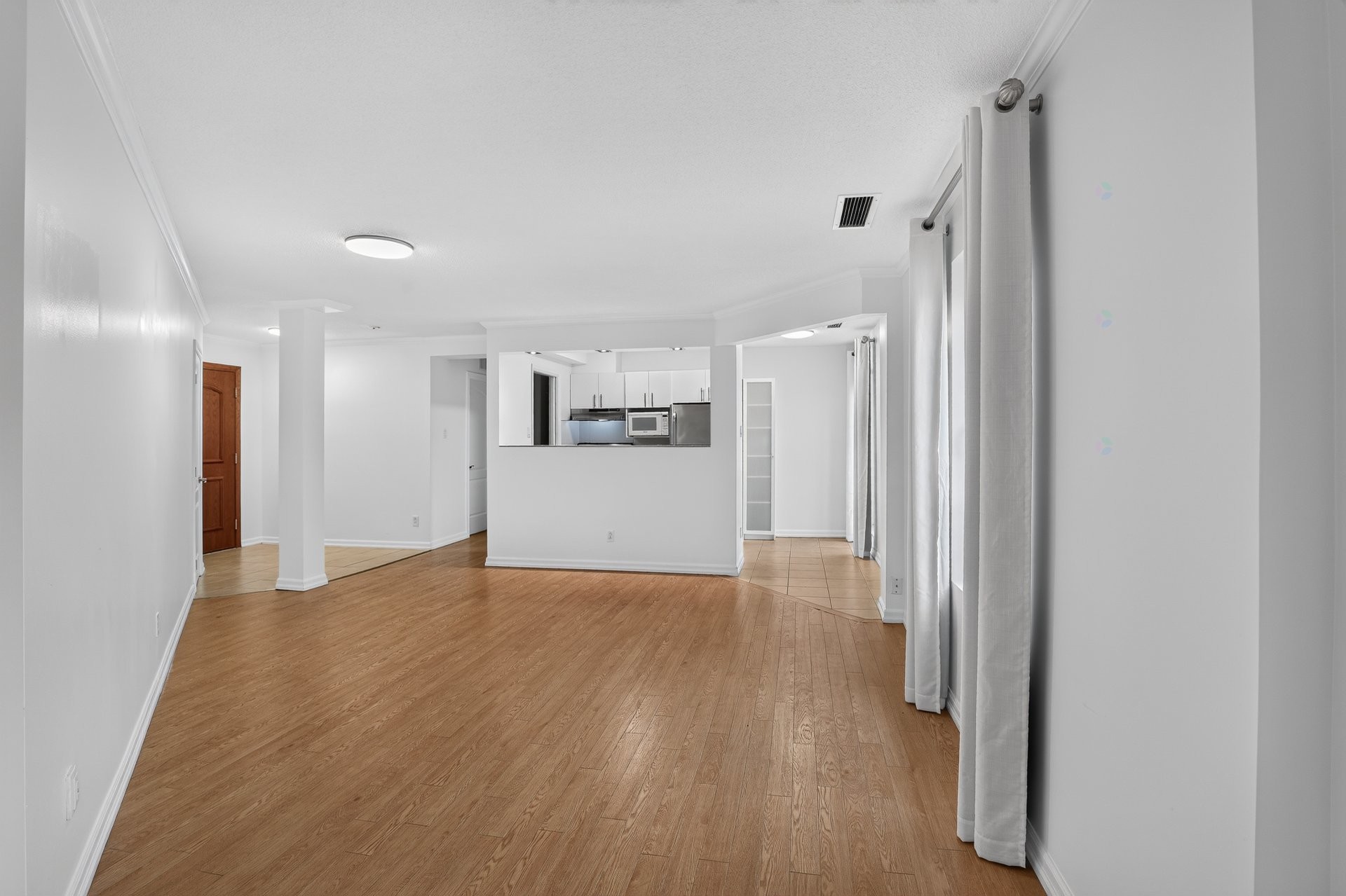 









101


Rue du Château

, 405,
Gatineau (Hull),




QC
J9A3E1

