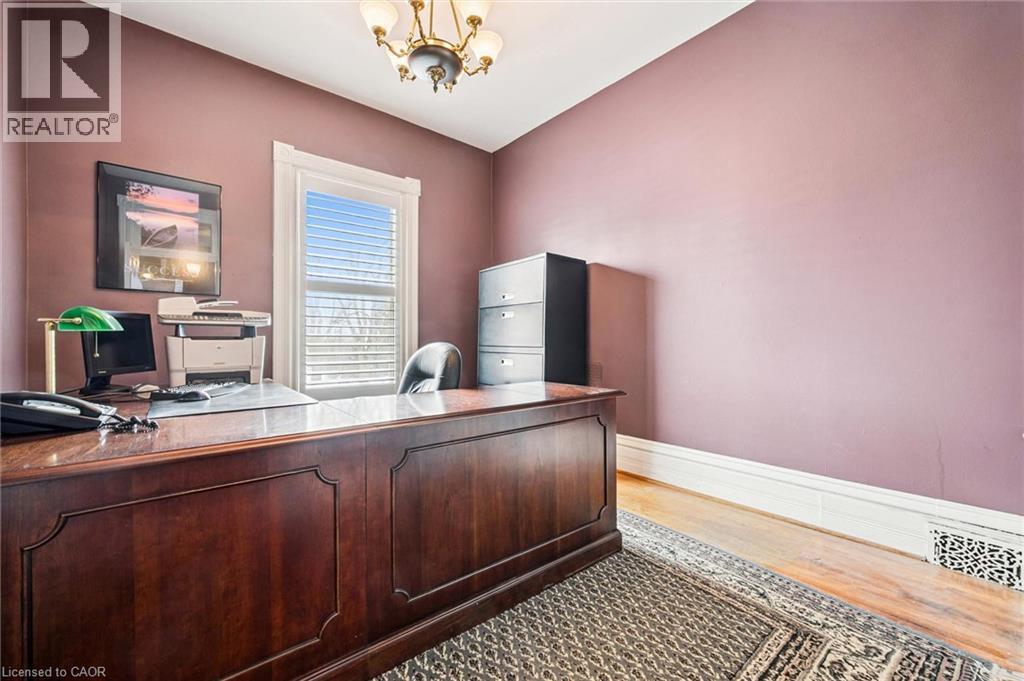 












143 NORFOLK Street

,
Guelph,




Ontario
N1H4J7

