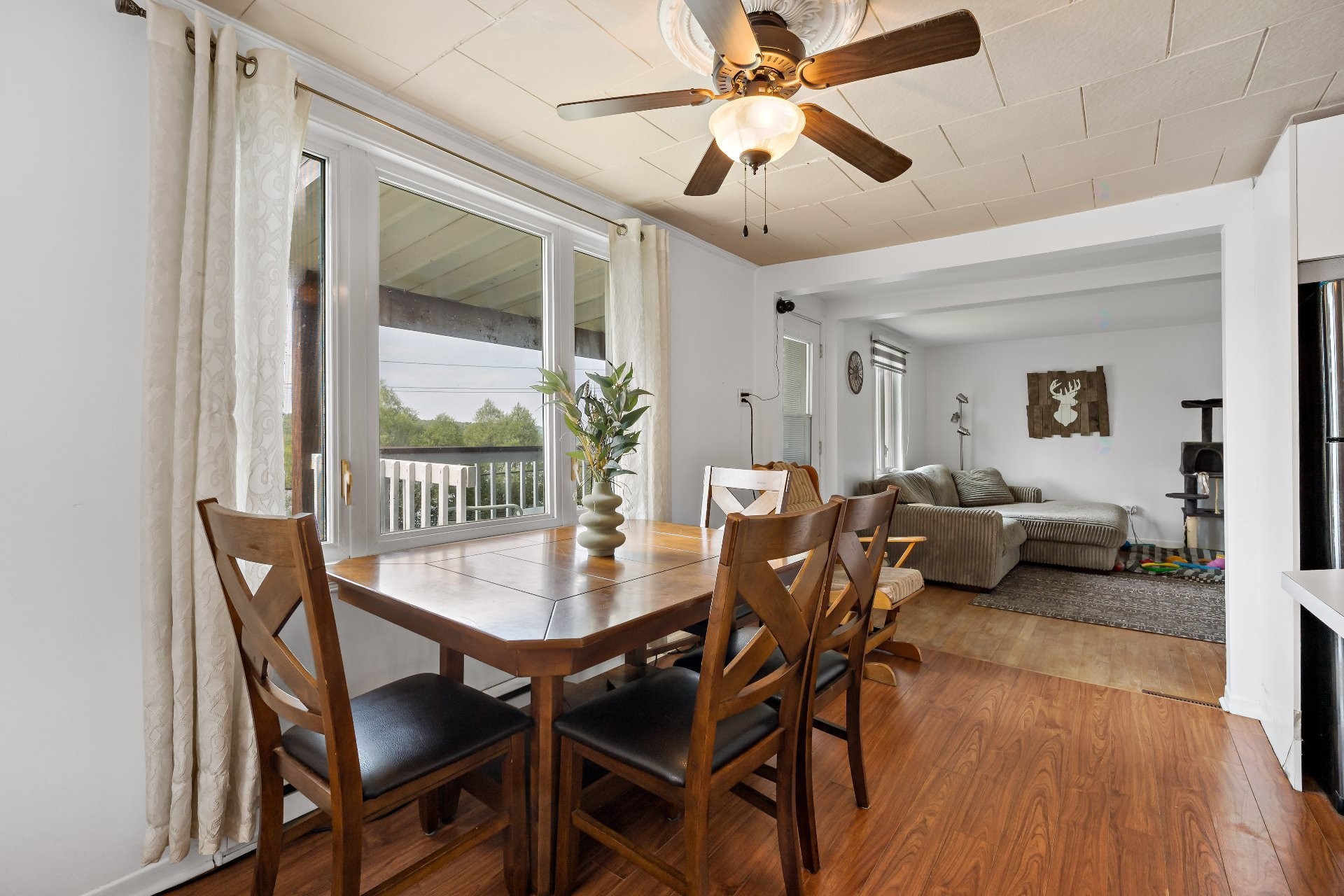 









215

 - 217


Ch. Paquette

,
Mont-Tremblant,




QC
J8E2A7

