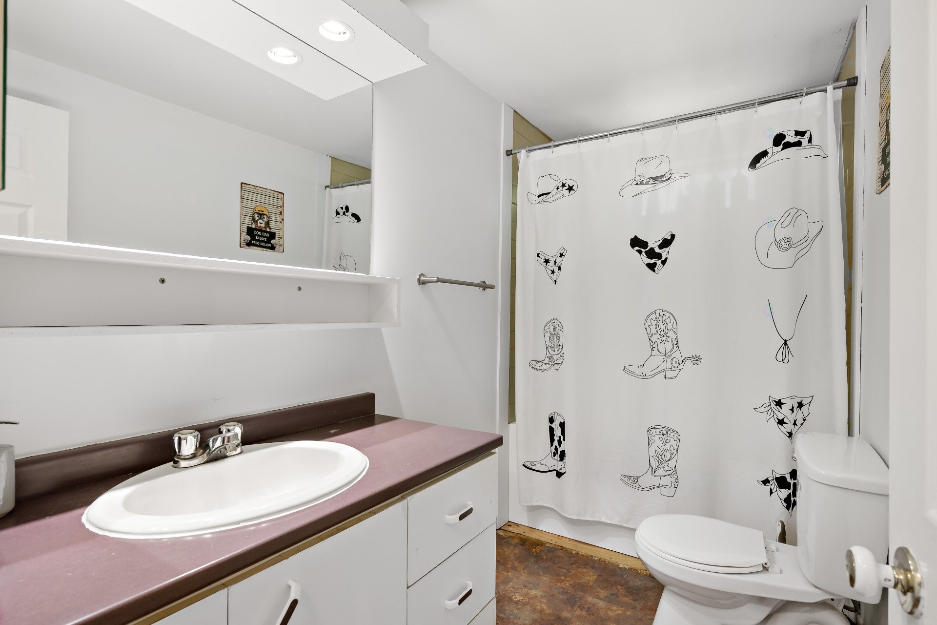 









215

 - 217


Ch. Paquette

,
Mont-Tremblant,




QC
J8E2A7


