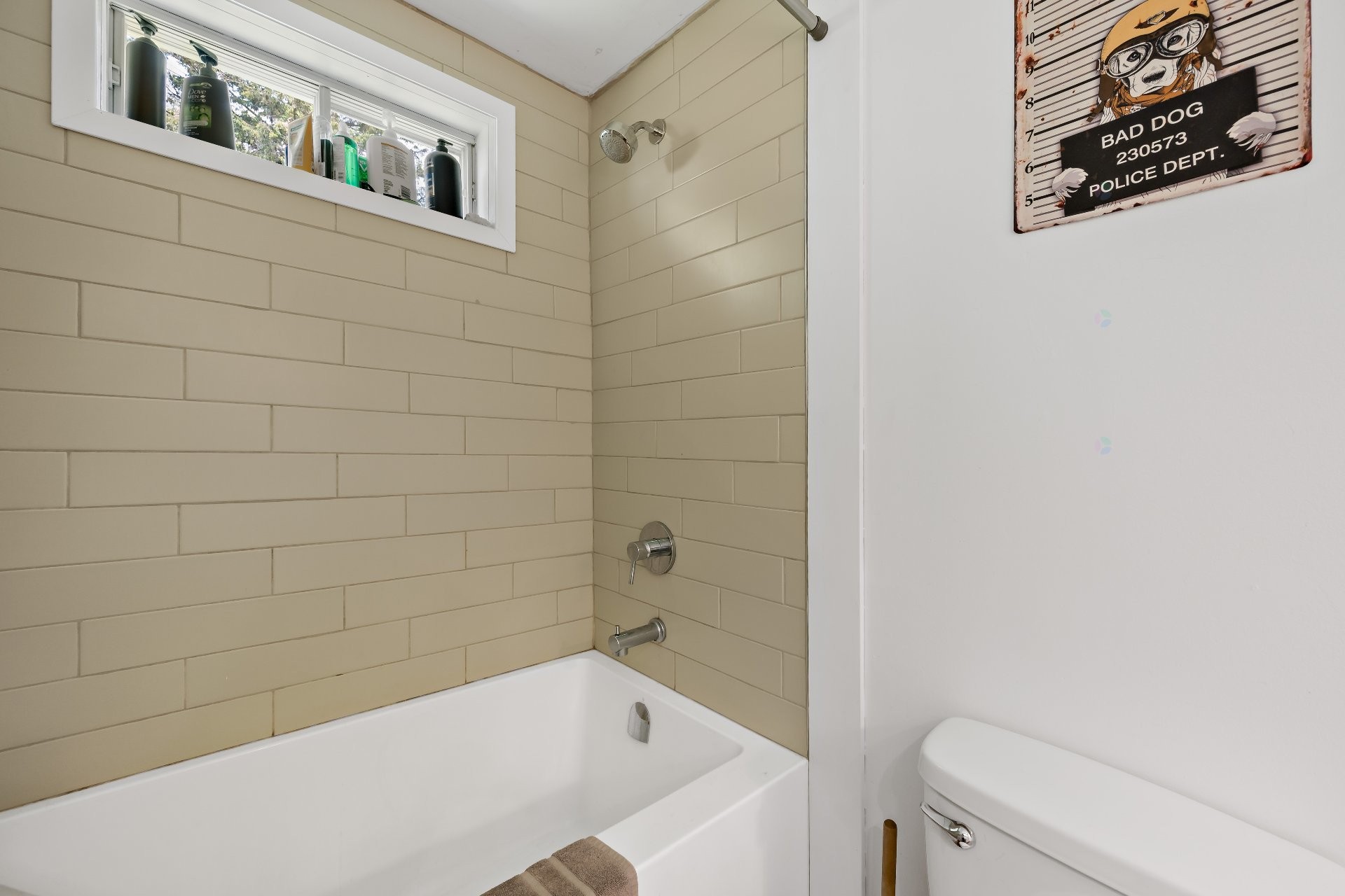 









215

 - 217


Ch. Paquette

,
Mont-Tremblant,




QC
J8E2A7

