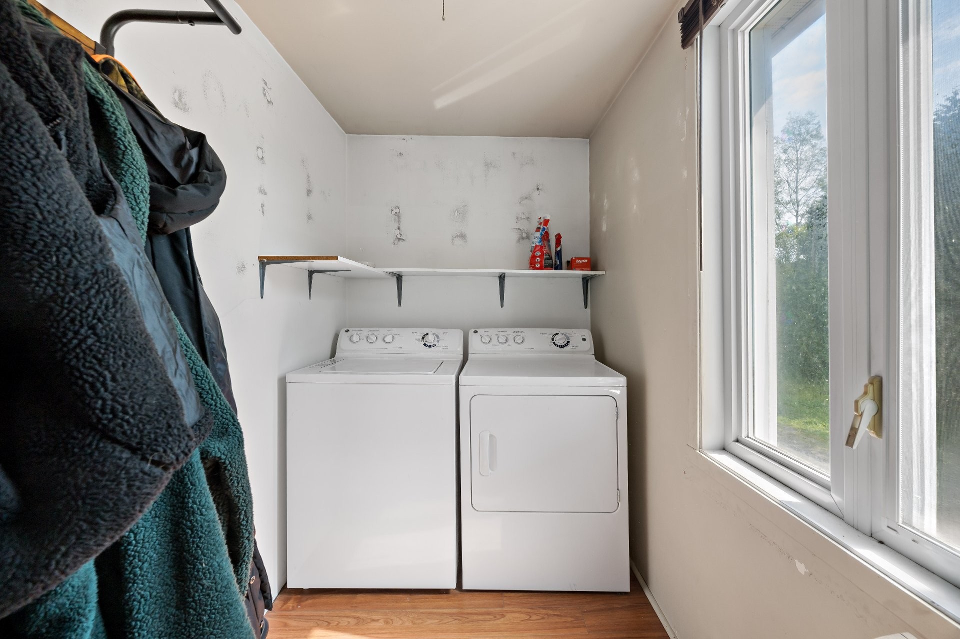 









215

 - 217


Ch. Paquette

,
Mont-Tremblant,




QC
J8E2A7

