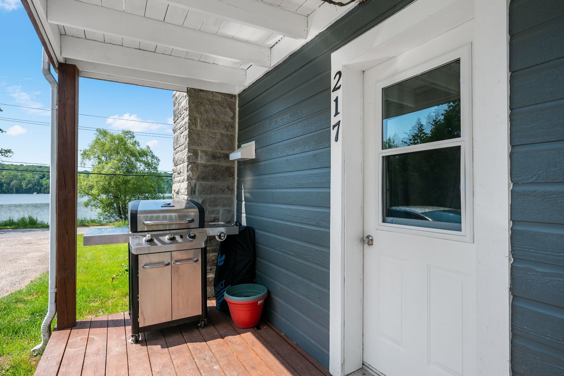 









215

 - 217


Ch. Paquette

,
Mont-Tremblant,




QC
J8E2A7

