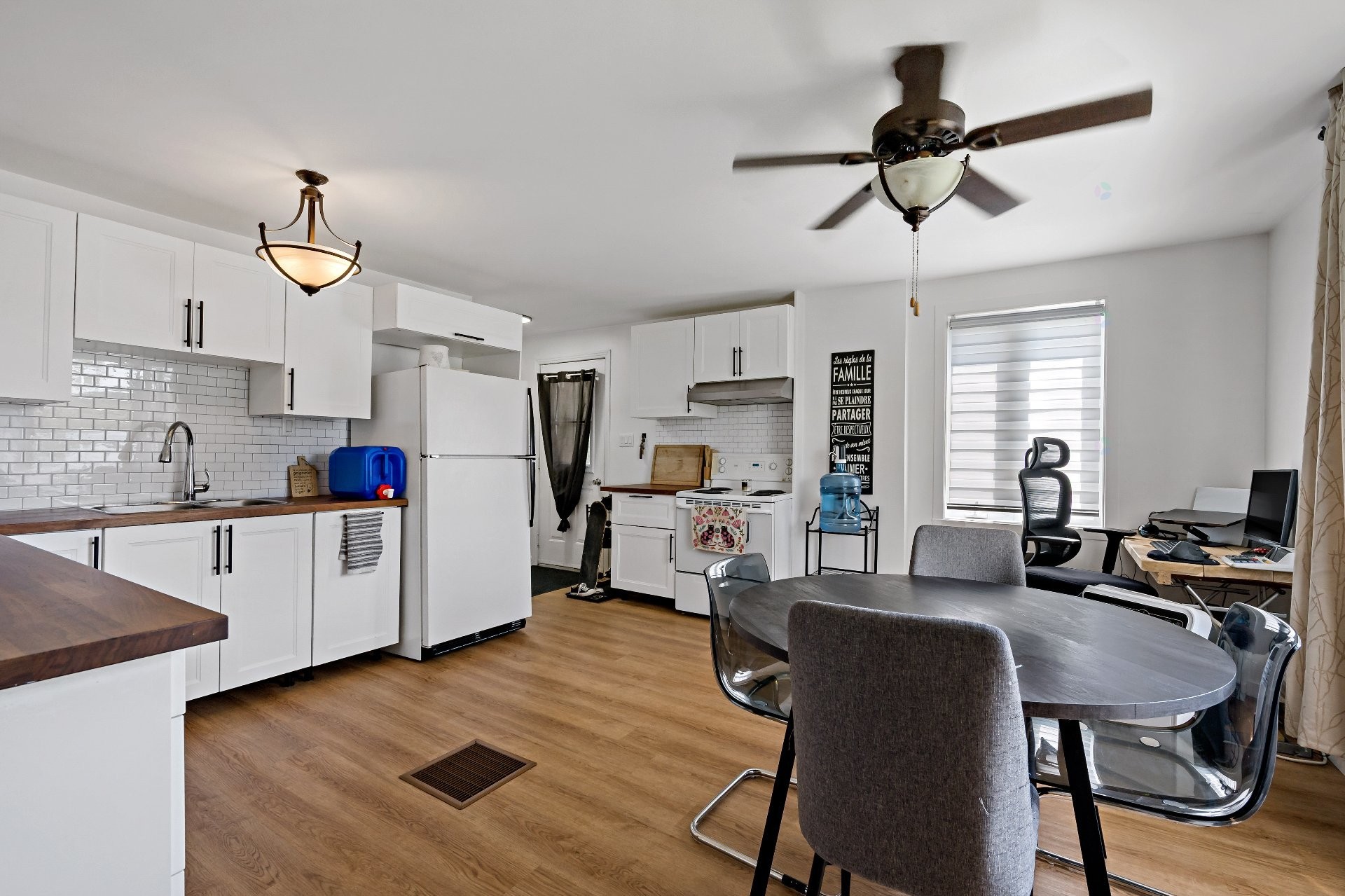 









215

 - 217


Ch. Paquette

,
Mont-Tremblant,




QC
J8E2A7

