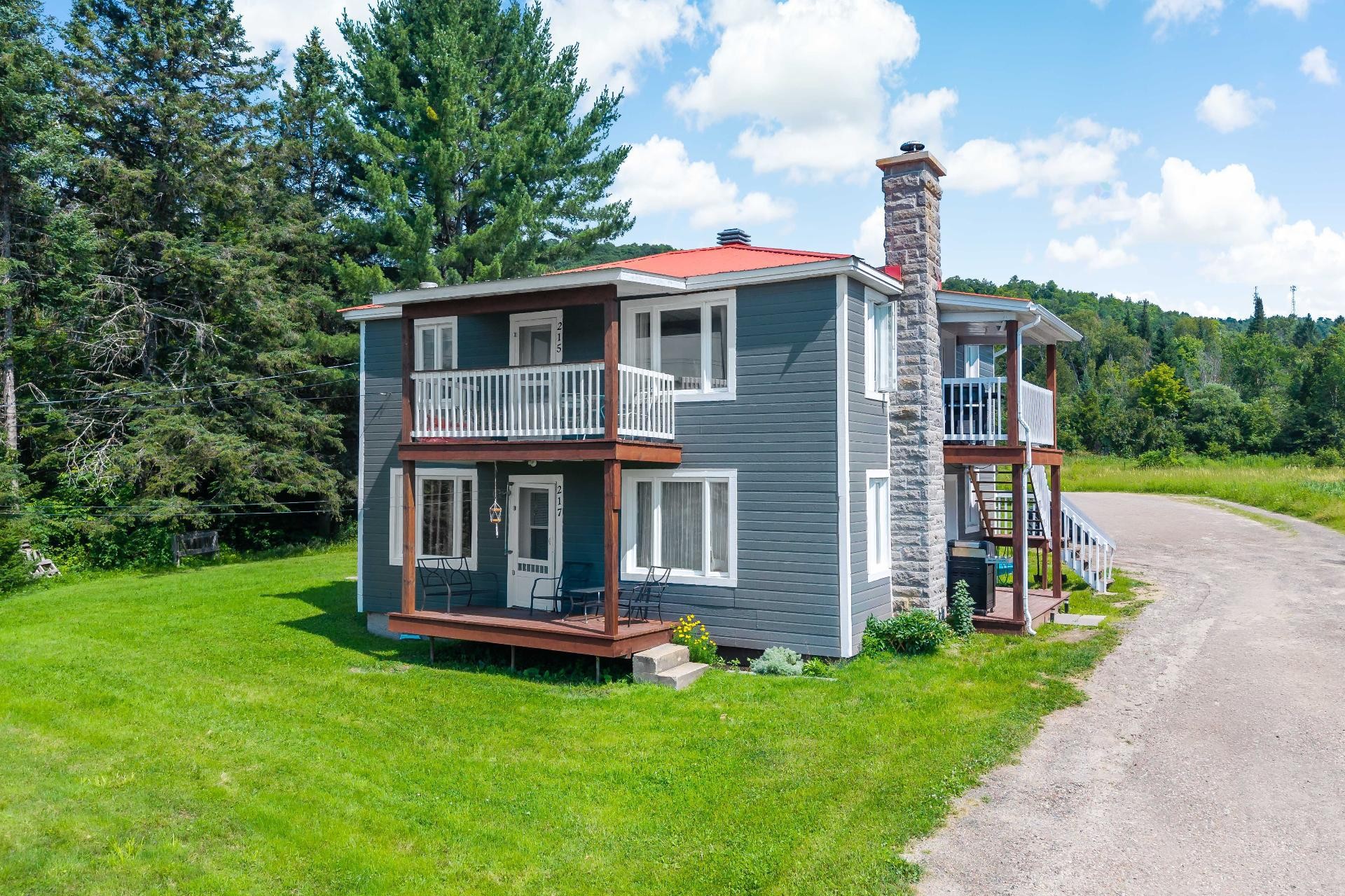 









215

 - 217


Ch. Paquette

,
Mont-Tremblant,




QC
J8E2A7

