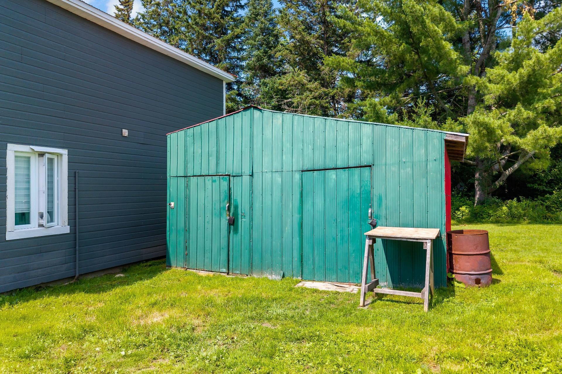 









215

 - 217


Ch. Paquette

,
Mont-Tremblant,




QC
J8E2A7

