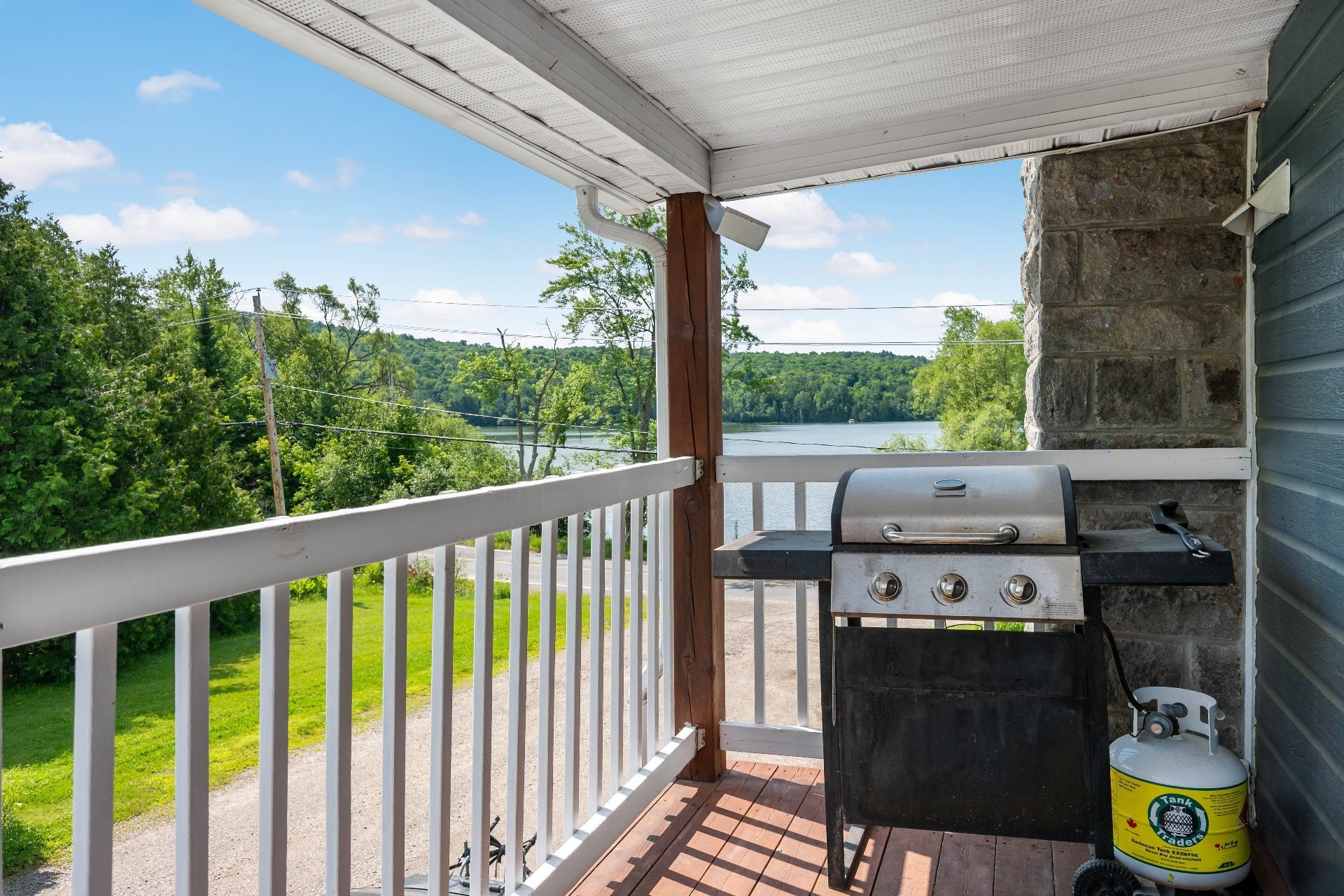 









215

 - 217


Ch. Paquette

,
Mont-Tremblant,




QC
J8E2A7

