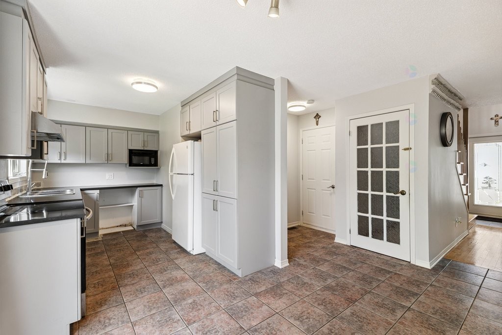 









392


Rue Ernest-Gaboury

,
Gatineau (Gatineau),




QC
J8V2S5

