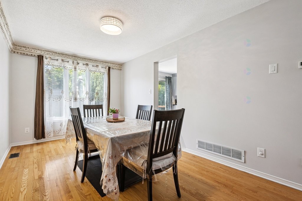 









392


Rue Ernest-Gaboury

,
Gatineau (Gatineau),




QC
J8V2S5

