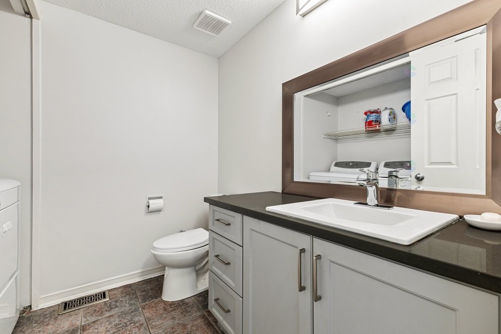 









392


Rue Ernest-Gaboury

,
Gatineau (Gatineau),




QC
J8V2S5

